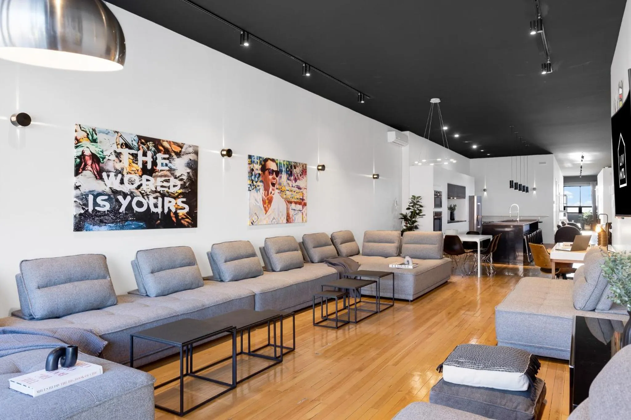 TV and multimedia in LiV MTL Plaza