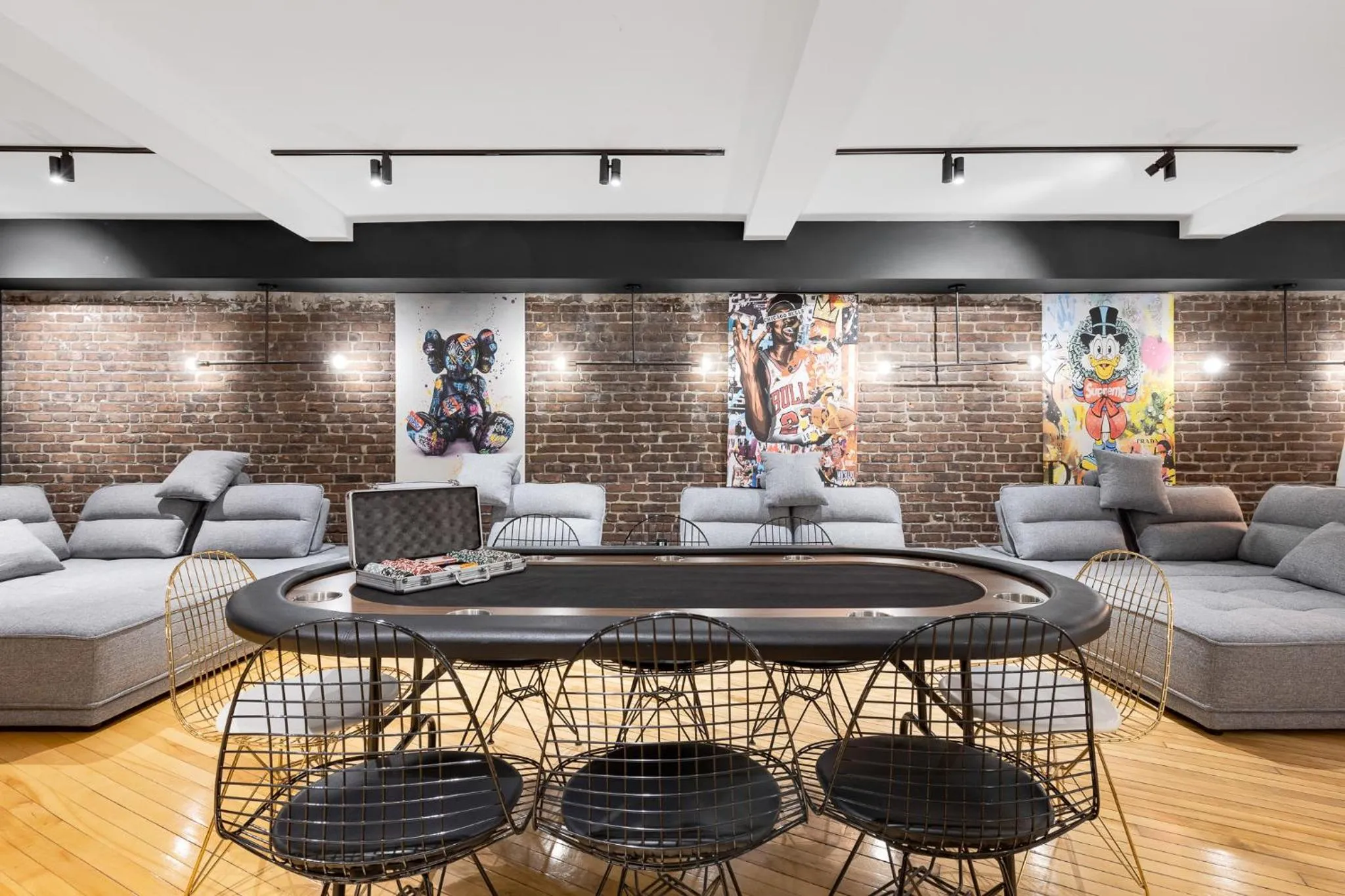 Living room in LiV MTL Plaza