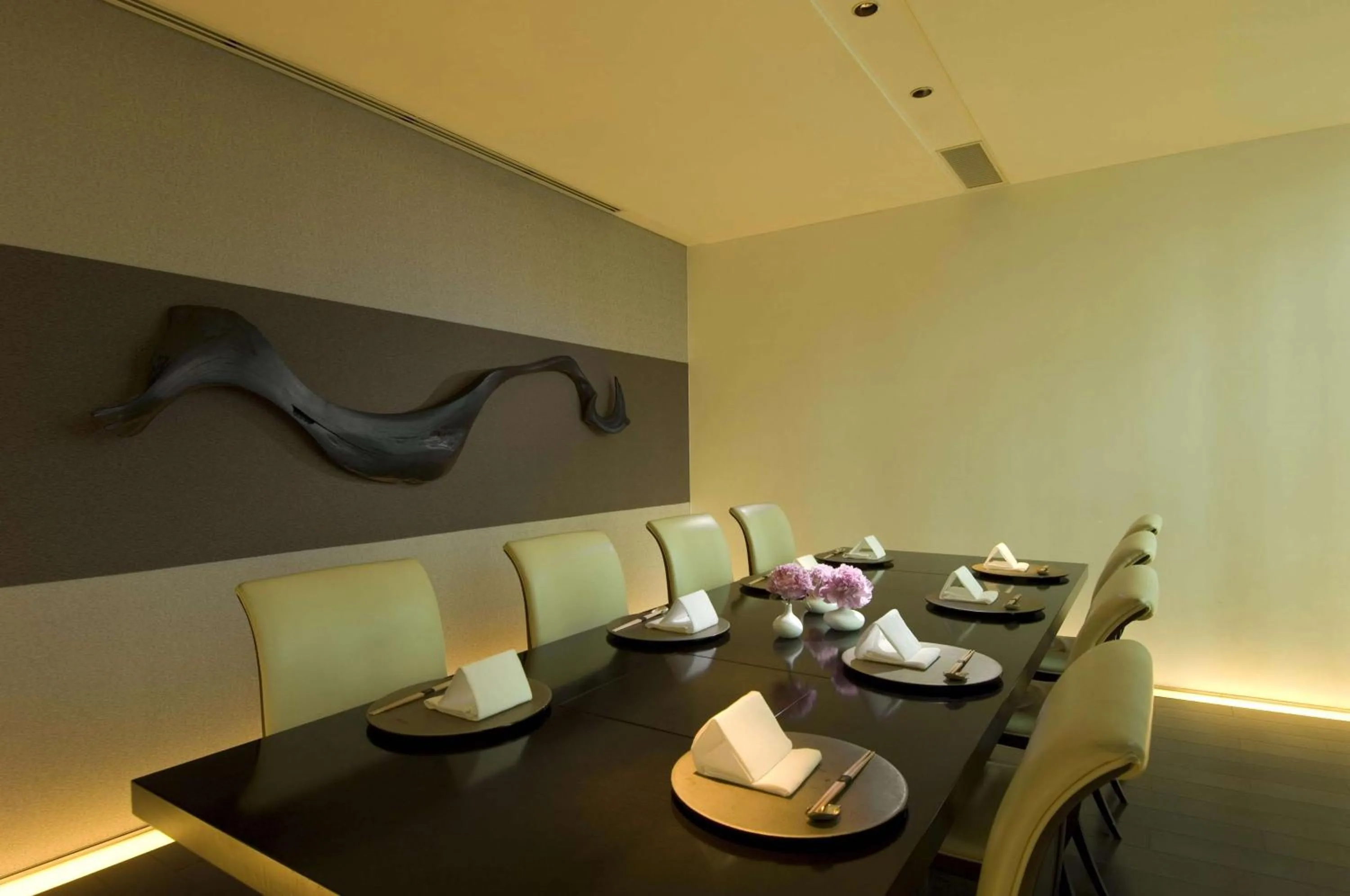 Restaurant/places to eat in Conrad Tokyo