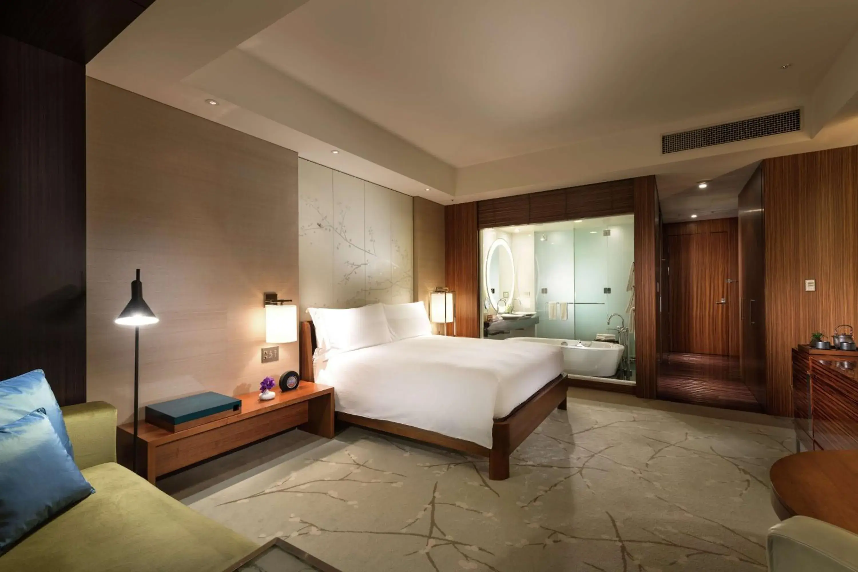 Pure Wellness King Room with Bay View in Conrad Tokyo Pure Wellness King Room with Bay View in Conrad Tokyo