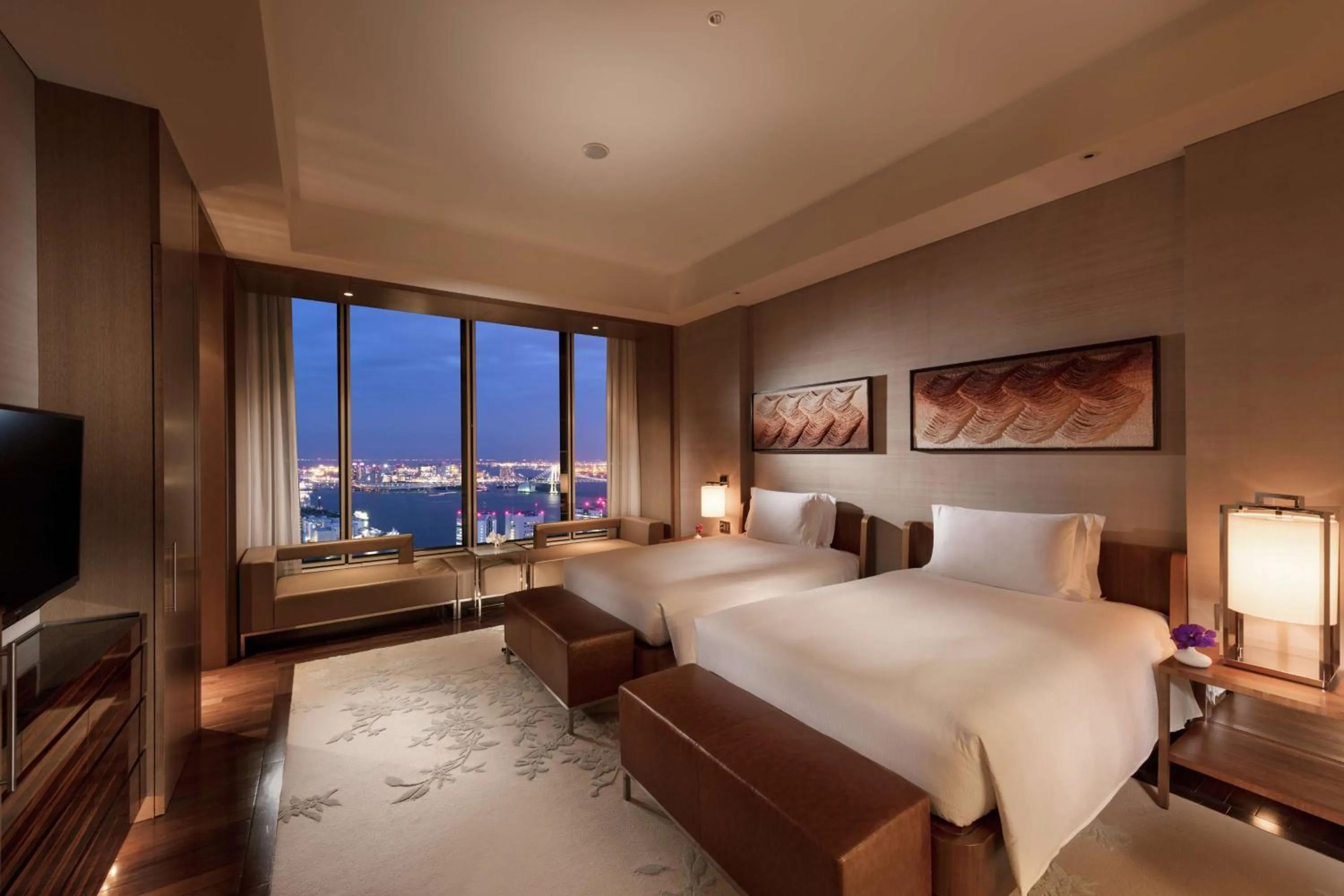 View (from property/room), Bed in Conrad Tokyo