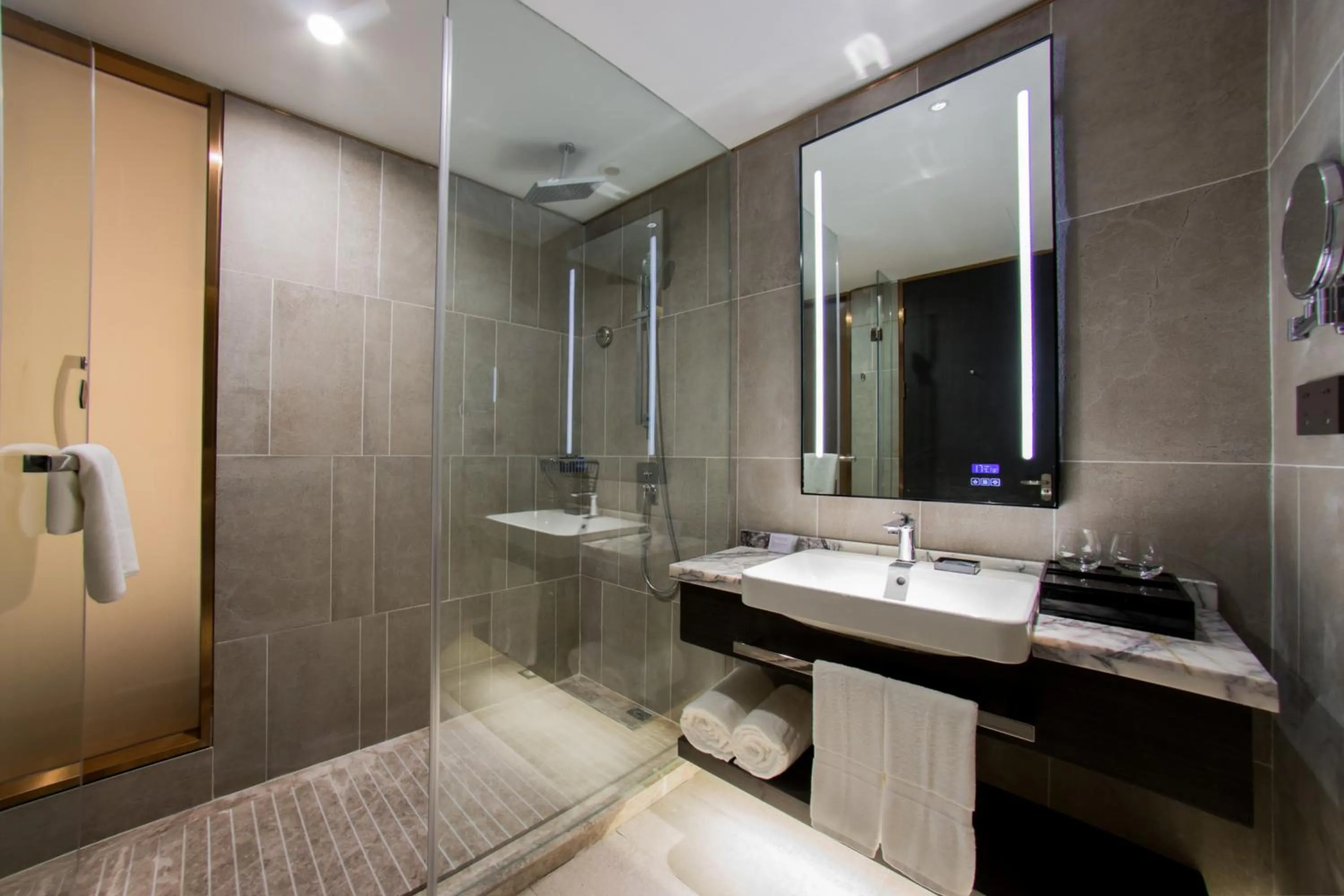 Toilet in Yitel Premium (Shanghai Nanjing Road Pedestrian Street)