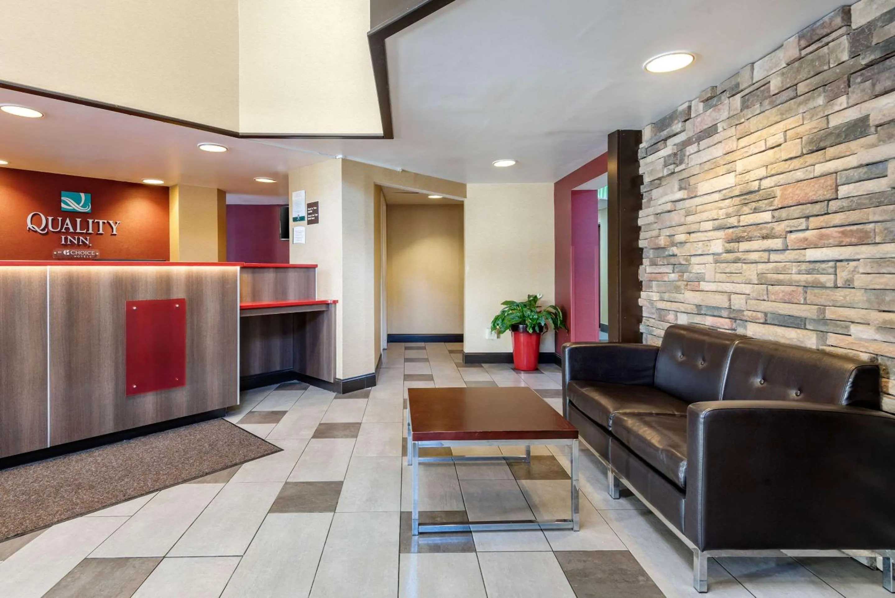 Lobby or reception in Quality Inn Falconer - Jamestown