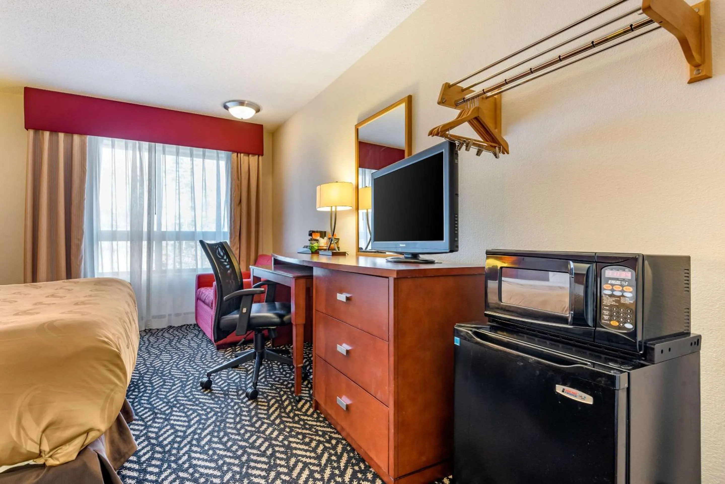 Photo of the whole room, Bed in Quality Inn Falconer - Jamestown