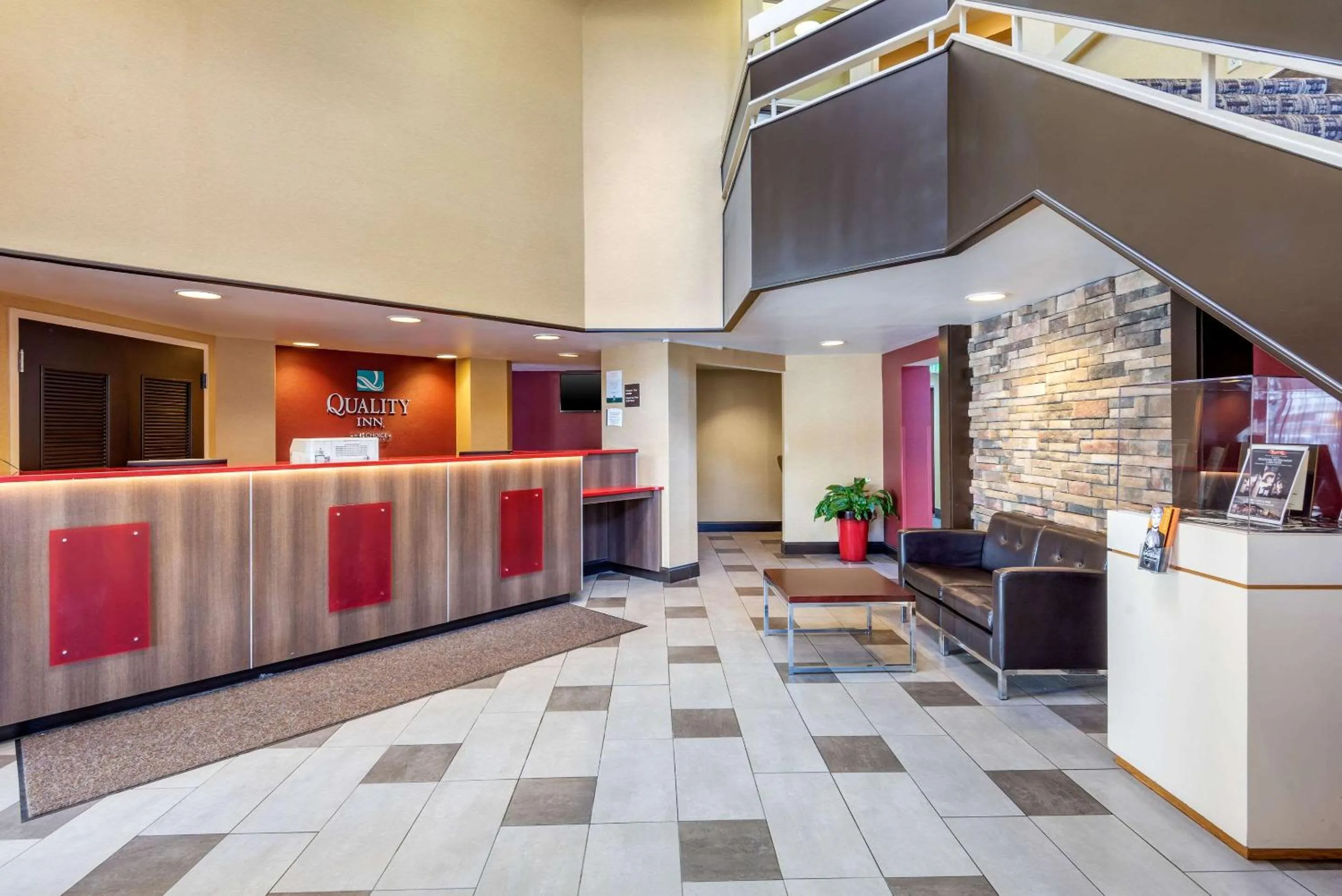 Lobby or reception in Quality Inn Falconer - Jamestown