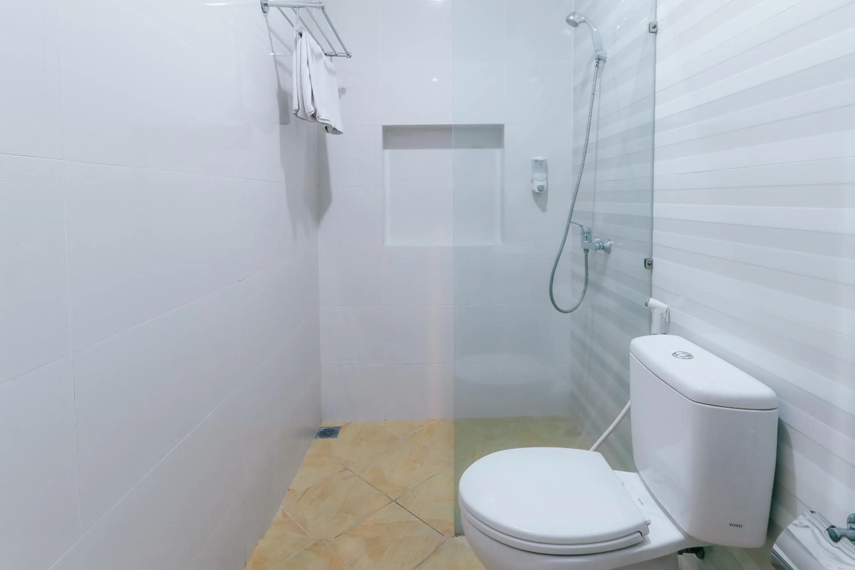 Shower in HOME Guesthouse