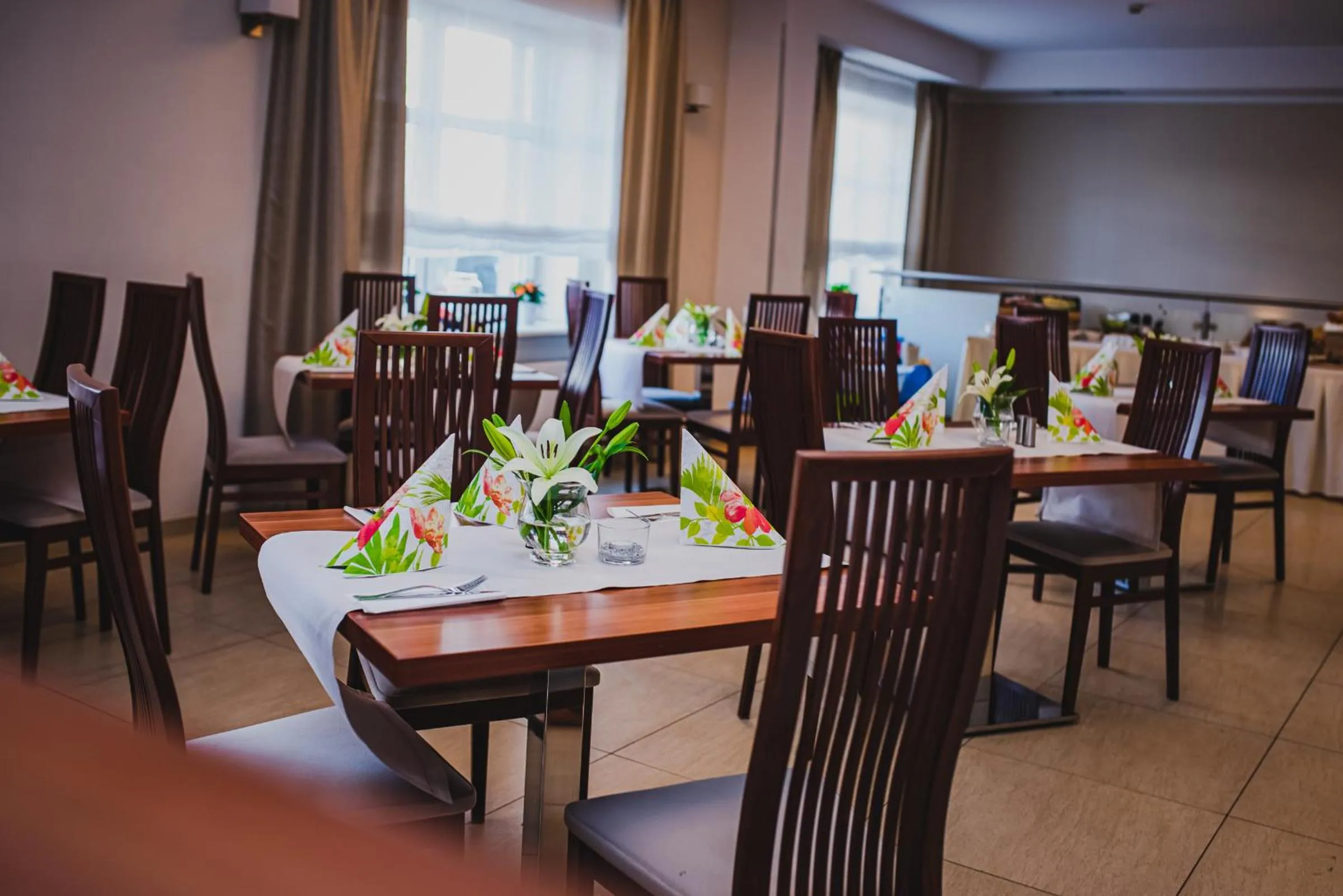 Restaurant/places to eat in Hotel Korel