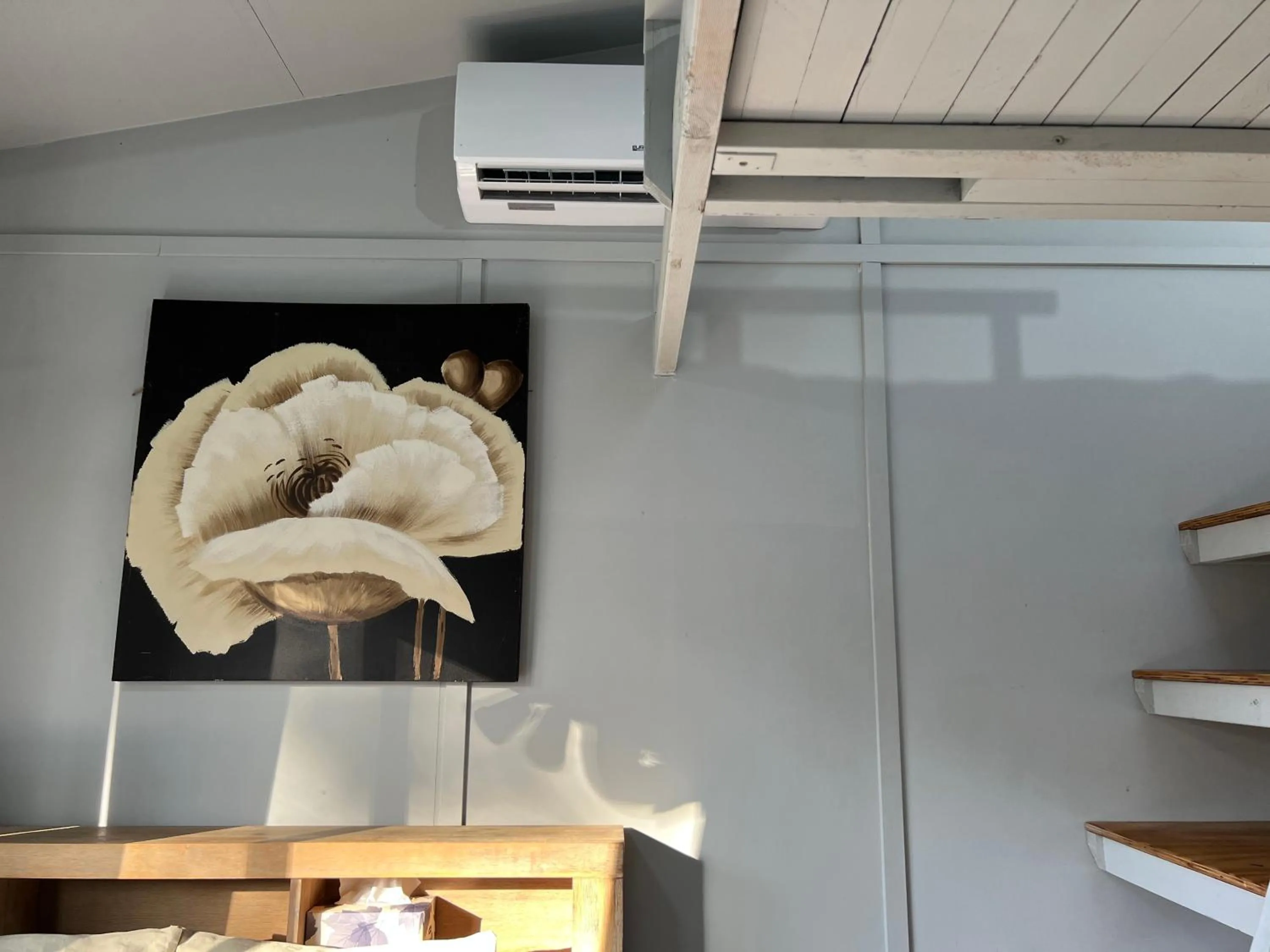 Decorative detail in XYL Holiday Inn