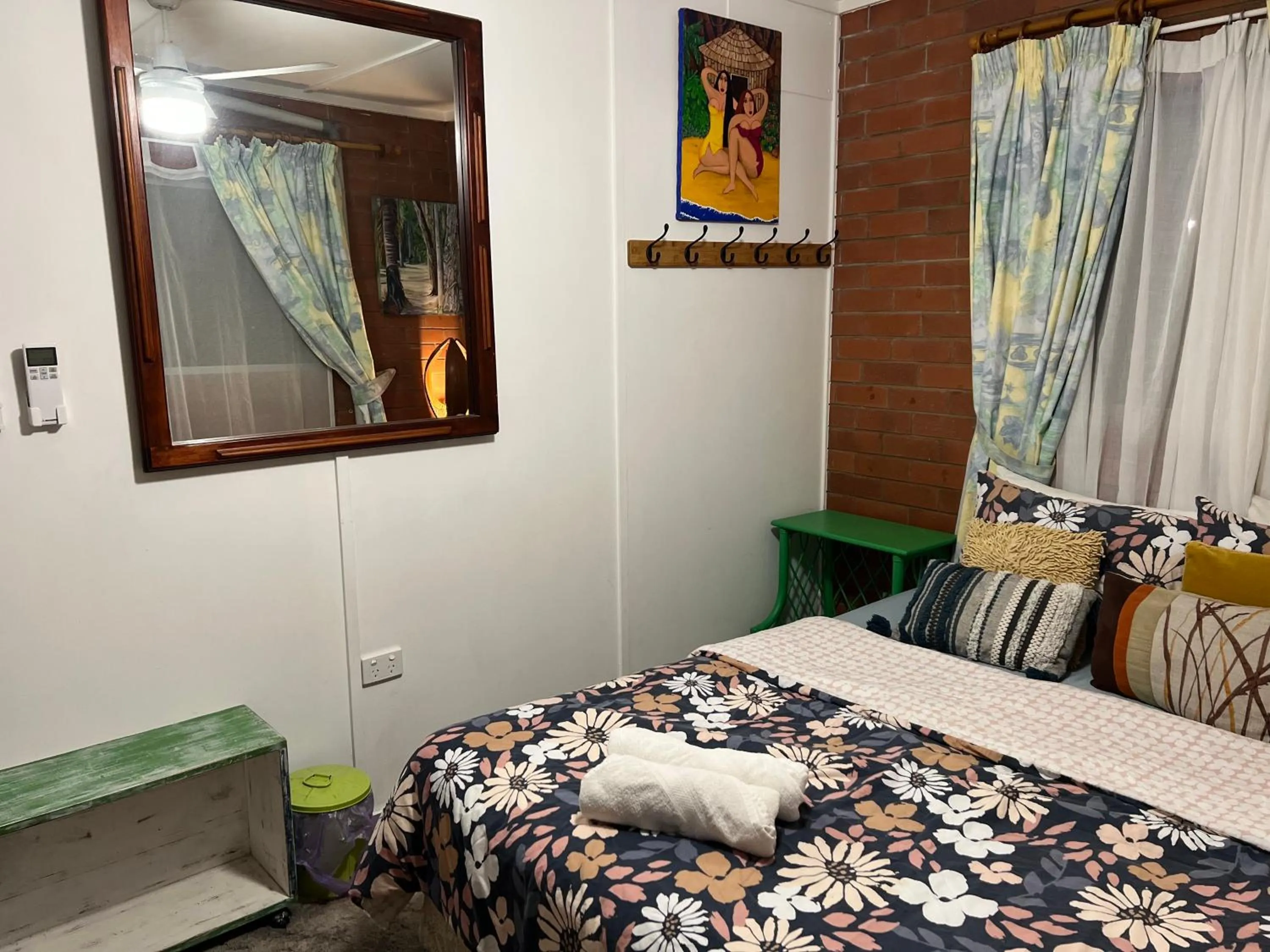 Bedroom, Bed in XYL Holiday Inn