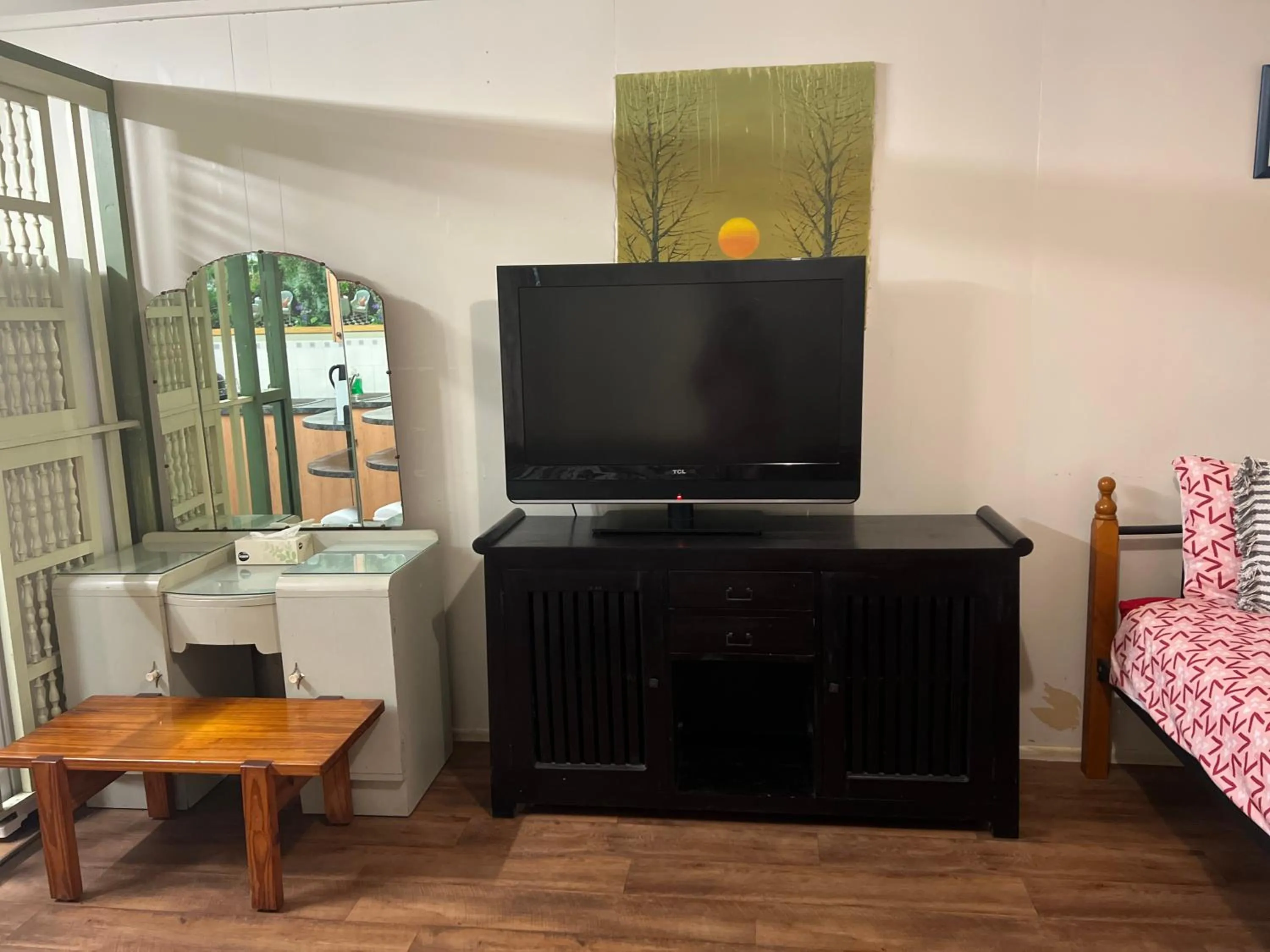 TV and multimedia in XYL Holiday Inn