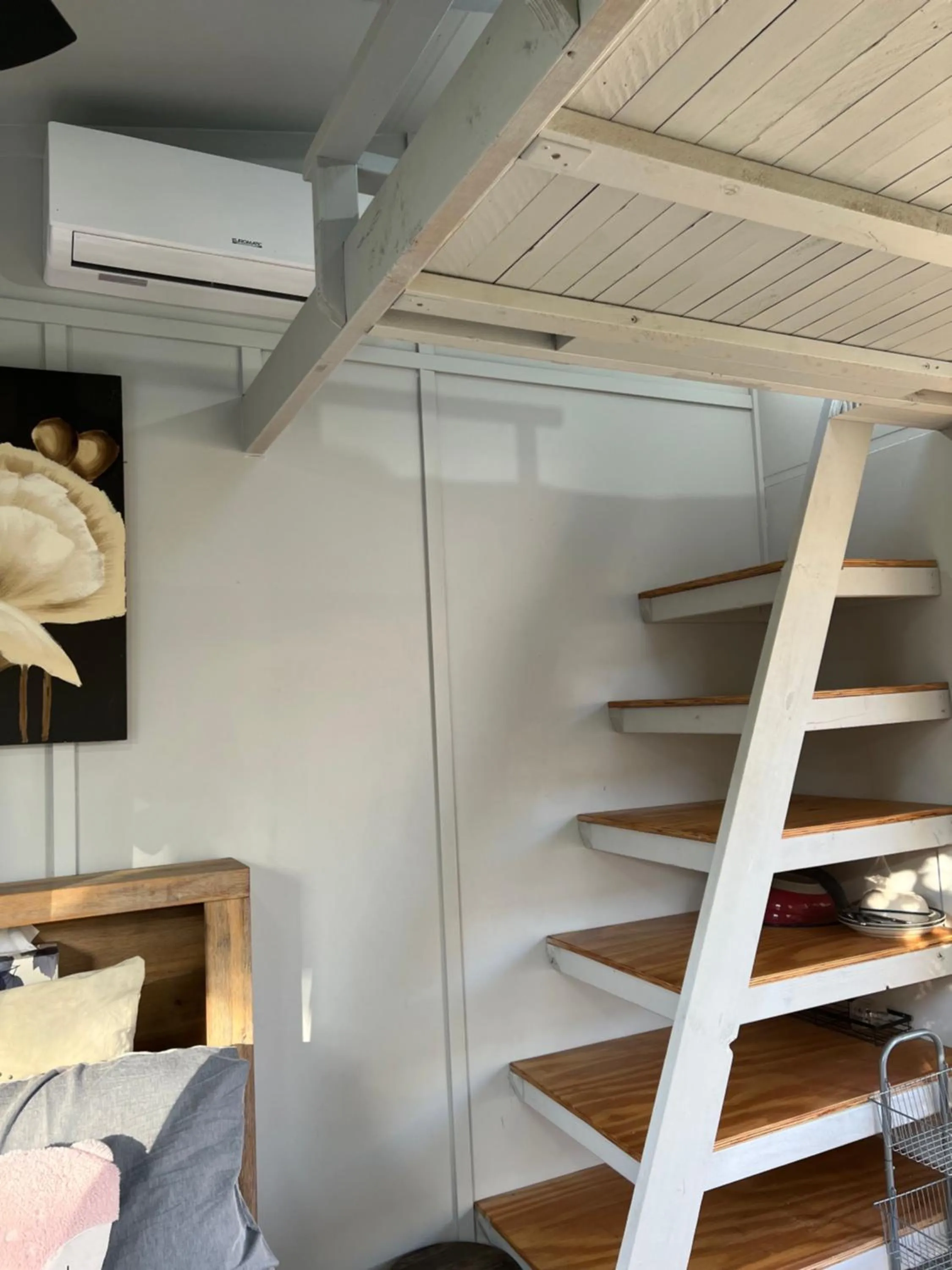 bunk bed in XYL Holiday Inn