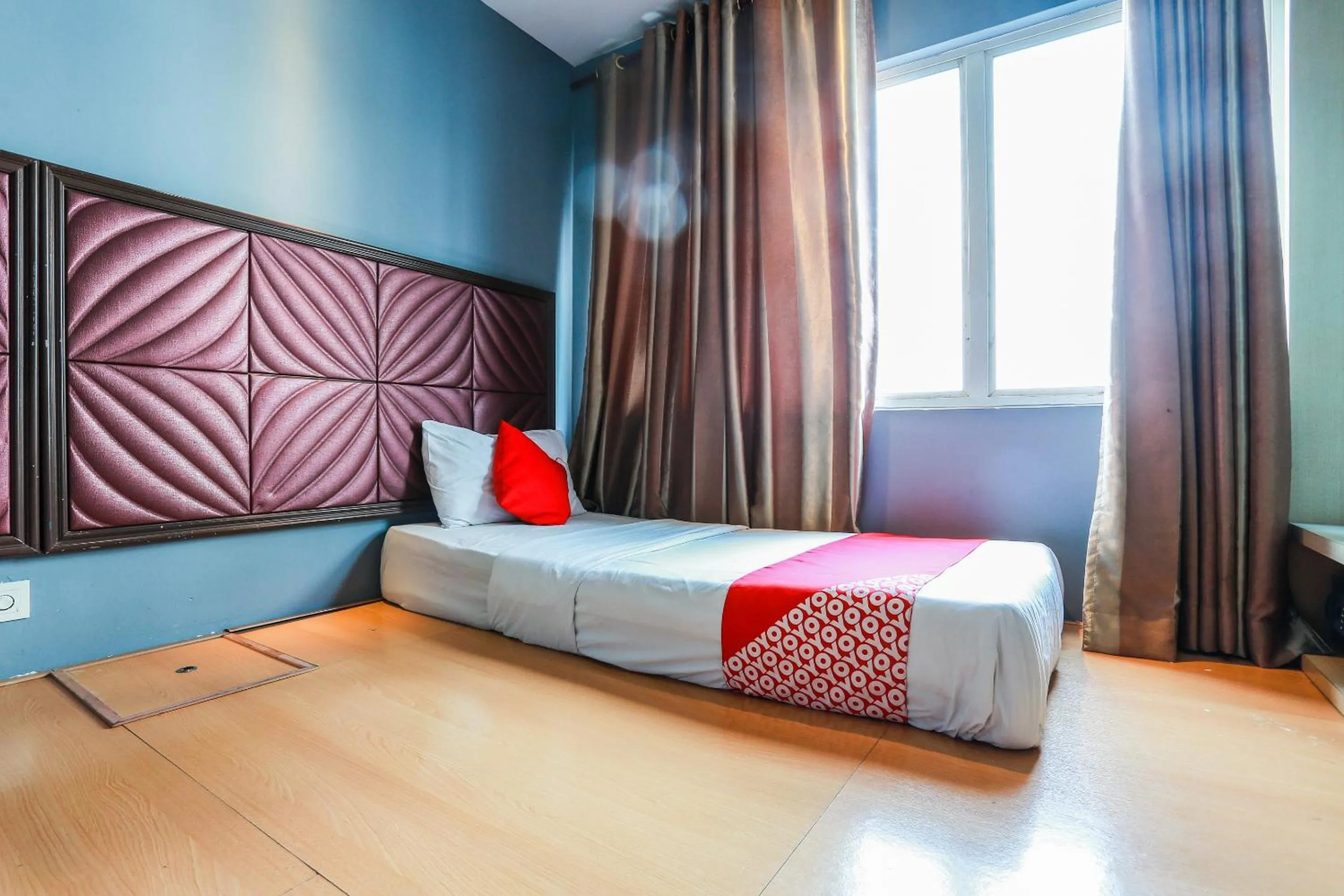 Bedroom, Bed in Hotel O Smc I-city