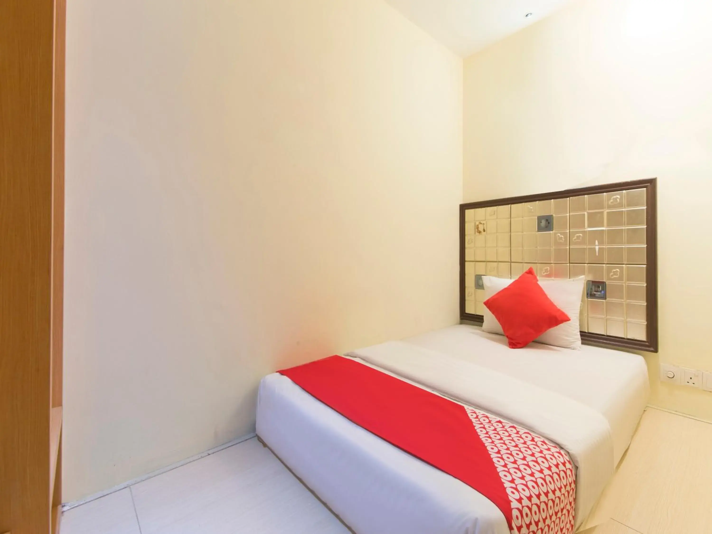 Standard Single Room - single occupancy in Super OYO 763 Tazara Hotel Standard Single Room - single occupancy in Super OYO 763 Tazara Hotel