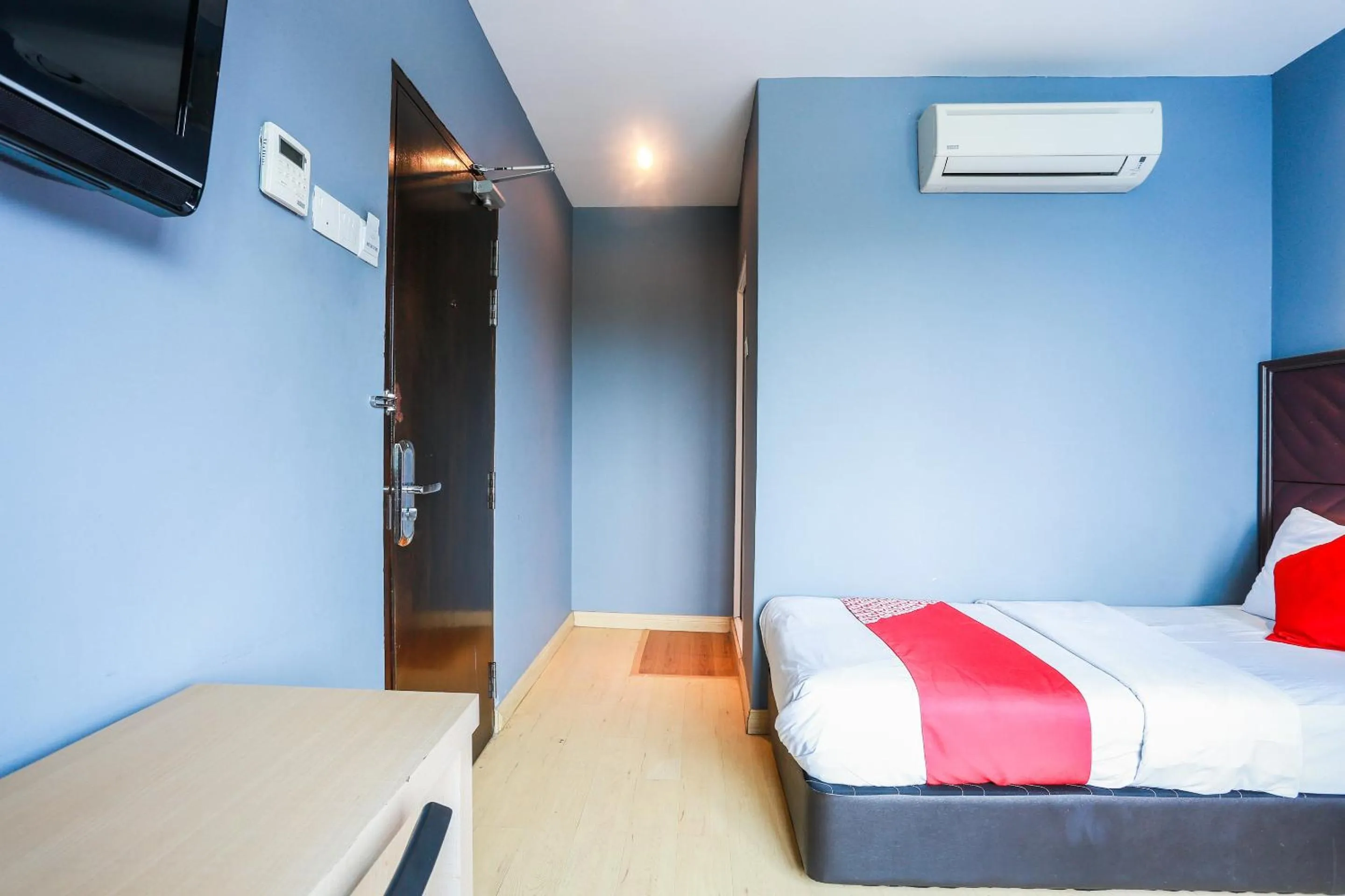 Bedroom, Bed in Hotel O Smc I-city