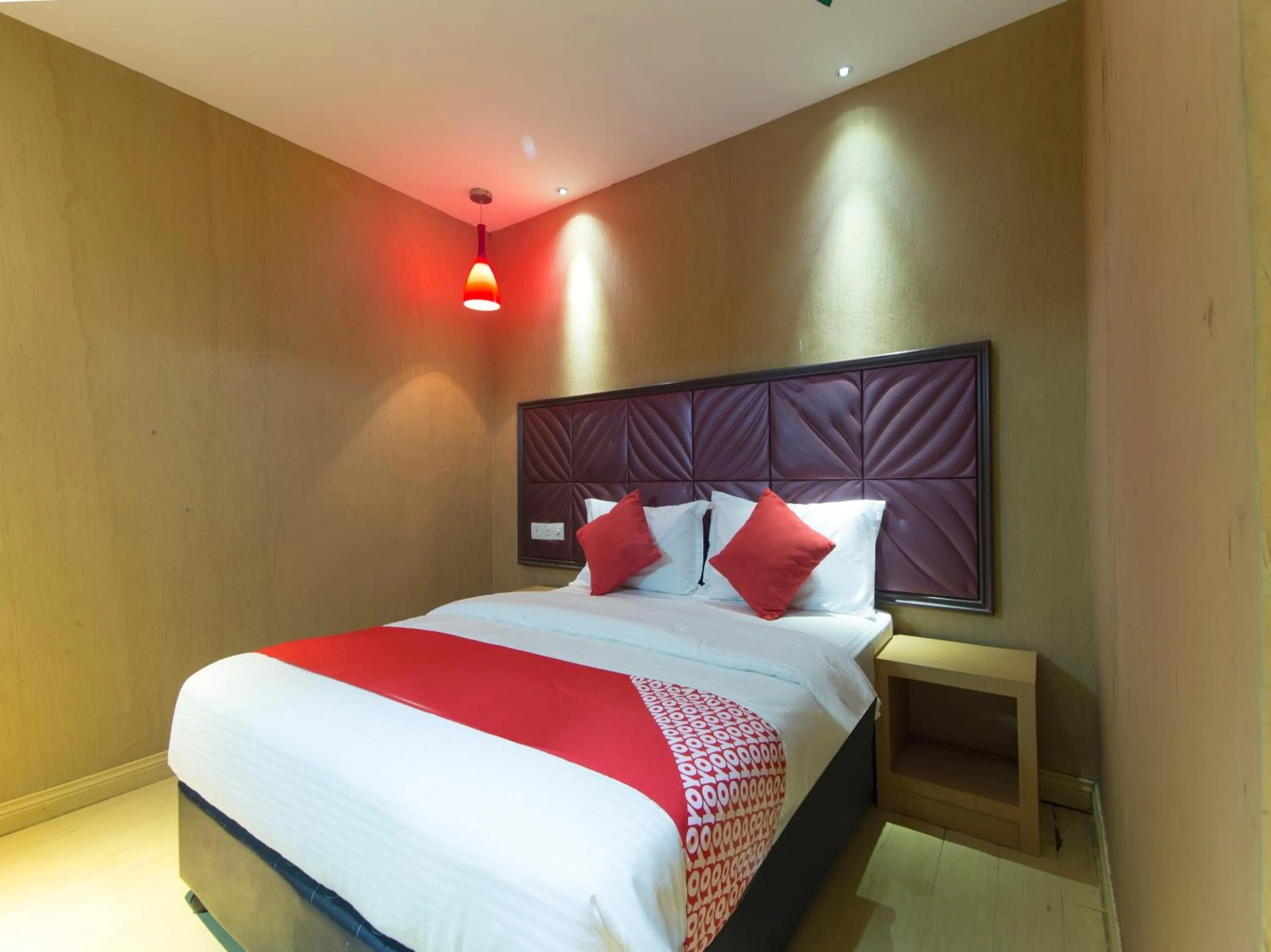 Bedroom, Bed in Super OYO 763 Tazara Hotel