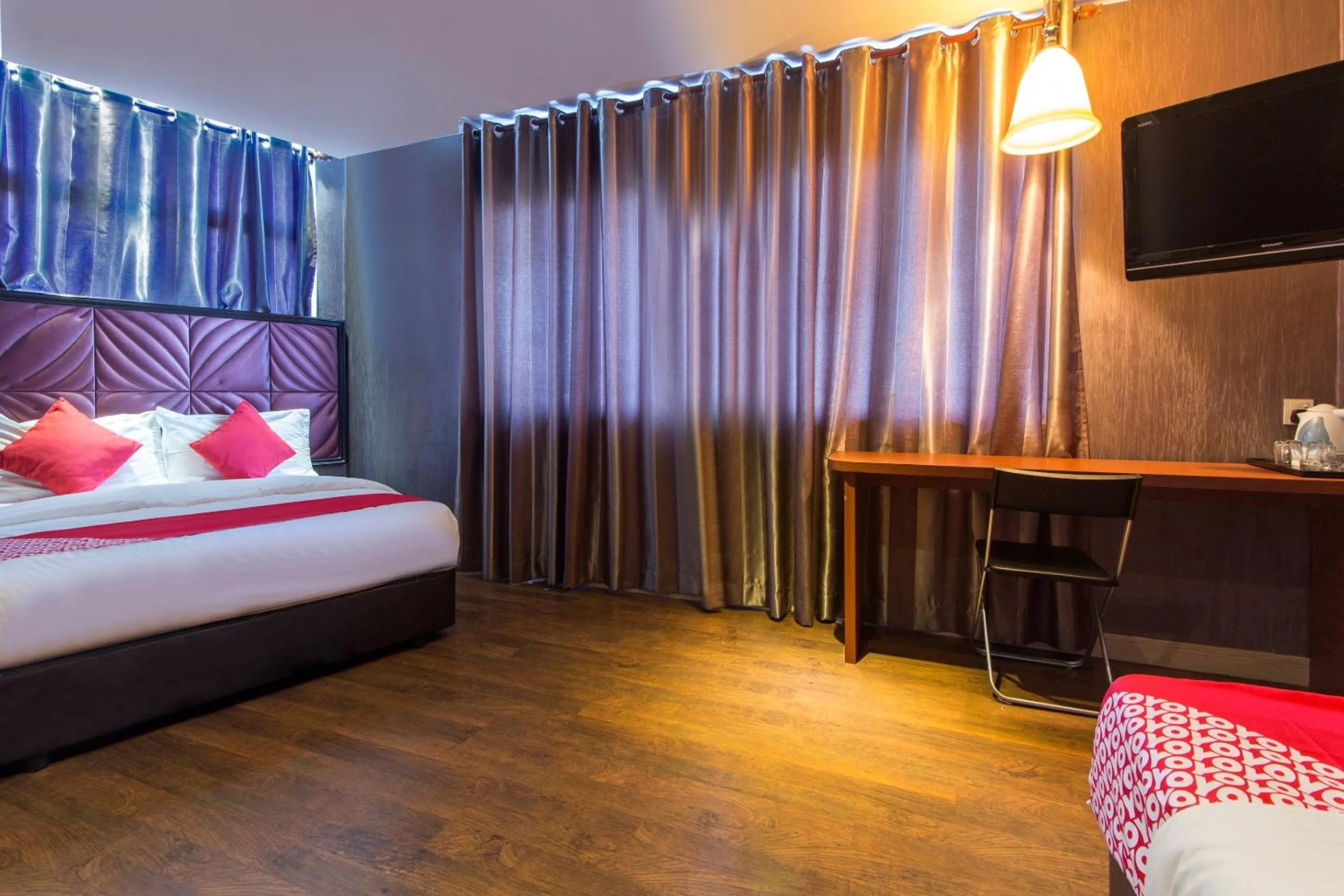 Bedroom, Bed in Hotel O Smc I-city