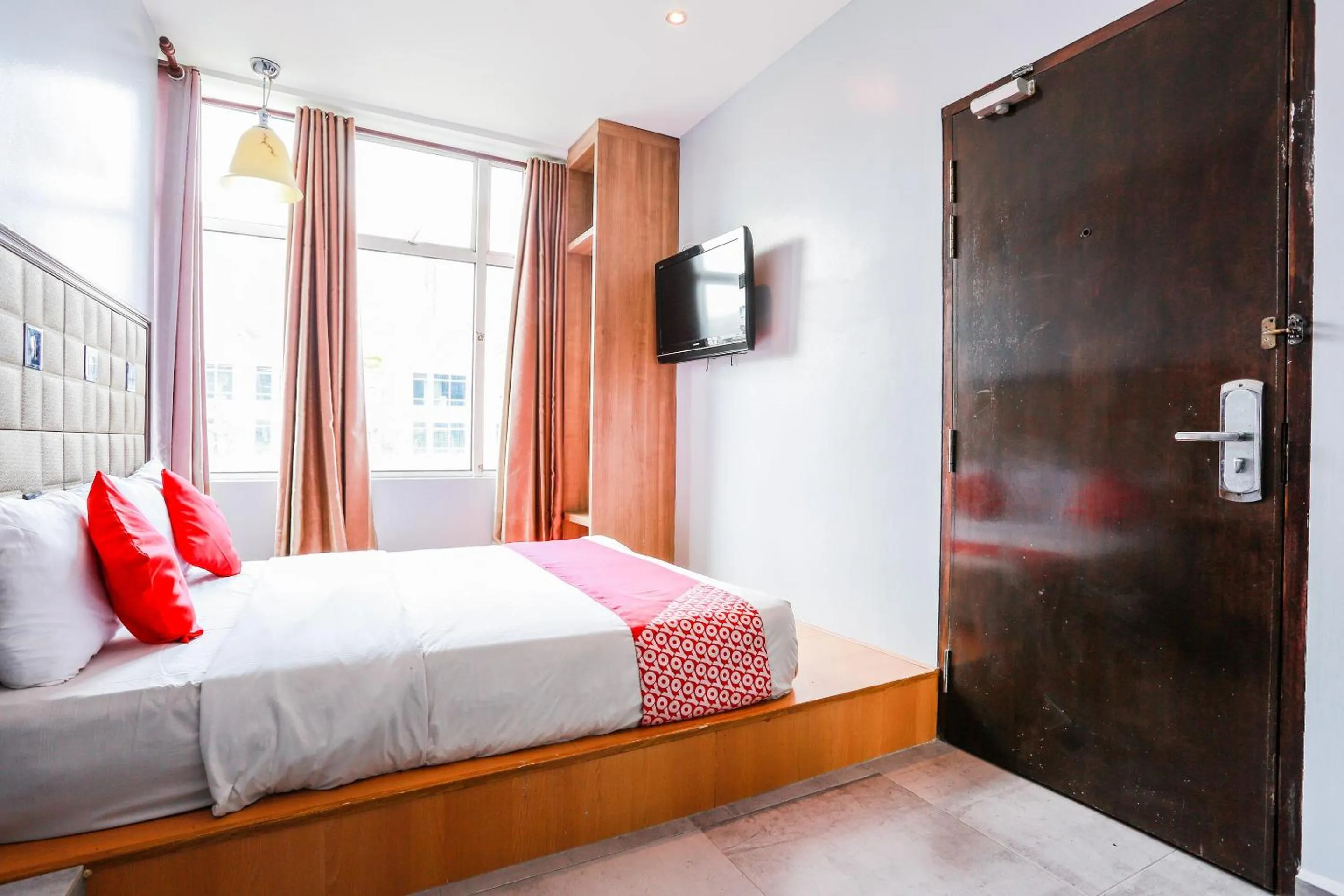 Bedroom, Bed in Hotel O Smc I-city