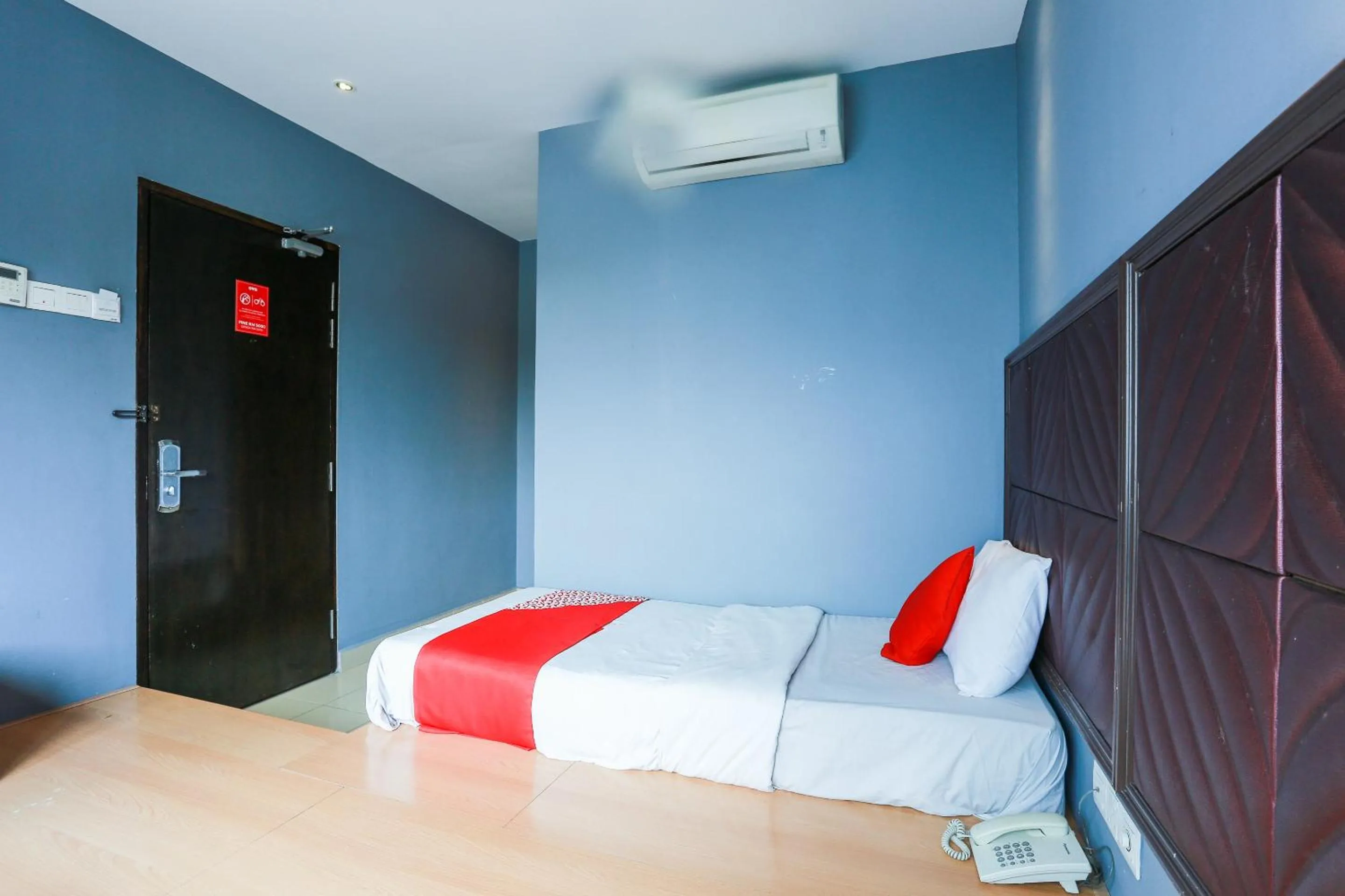 Bedroom, Bed in Hotel O Smc I-city