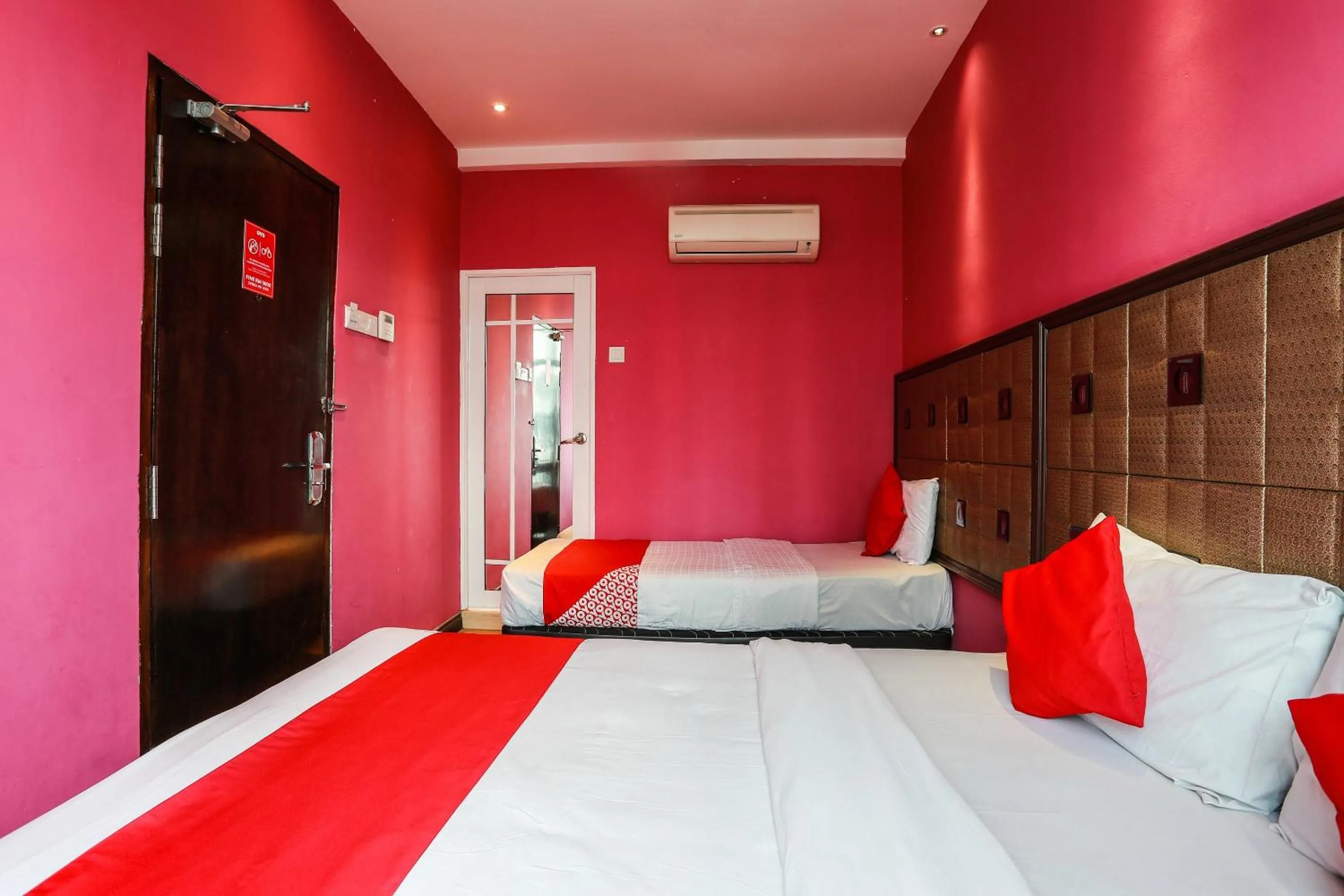 Bedroom, Bed in Hotel O Smc I-city