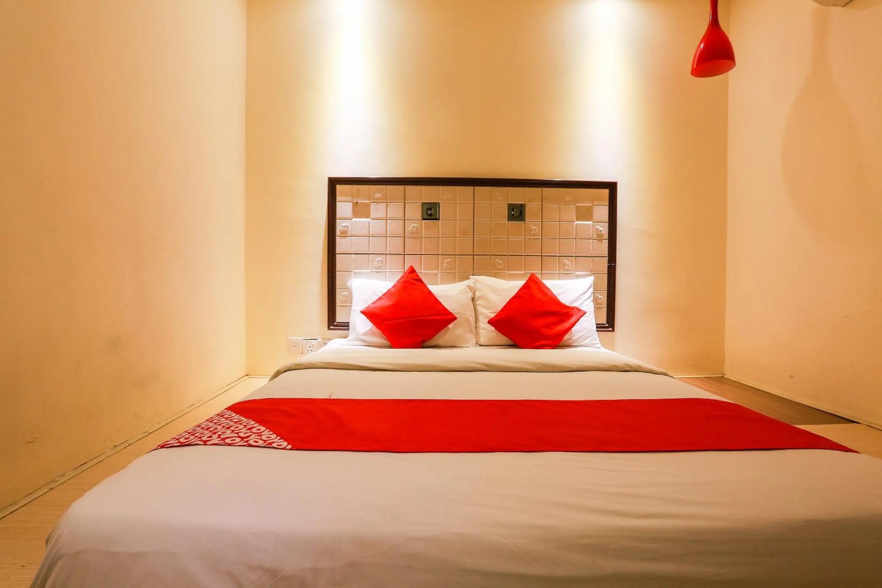 Bedroom, Bed in Hotel O Smc I-city