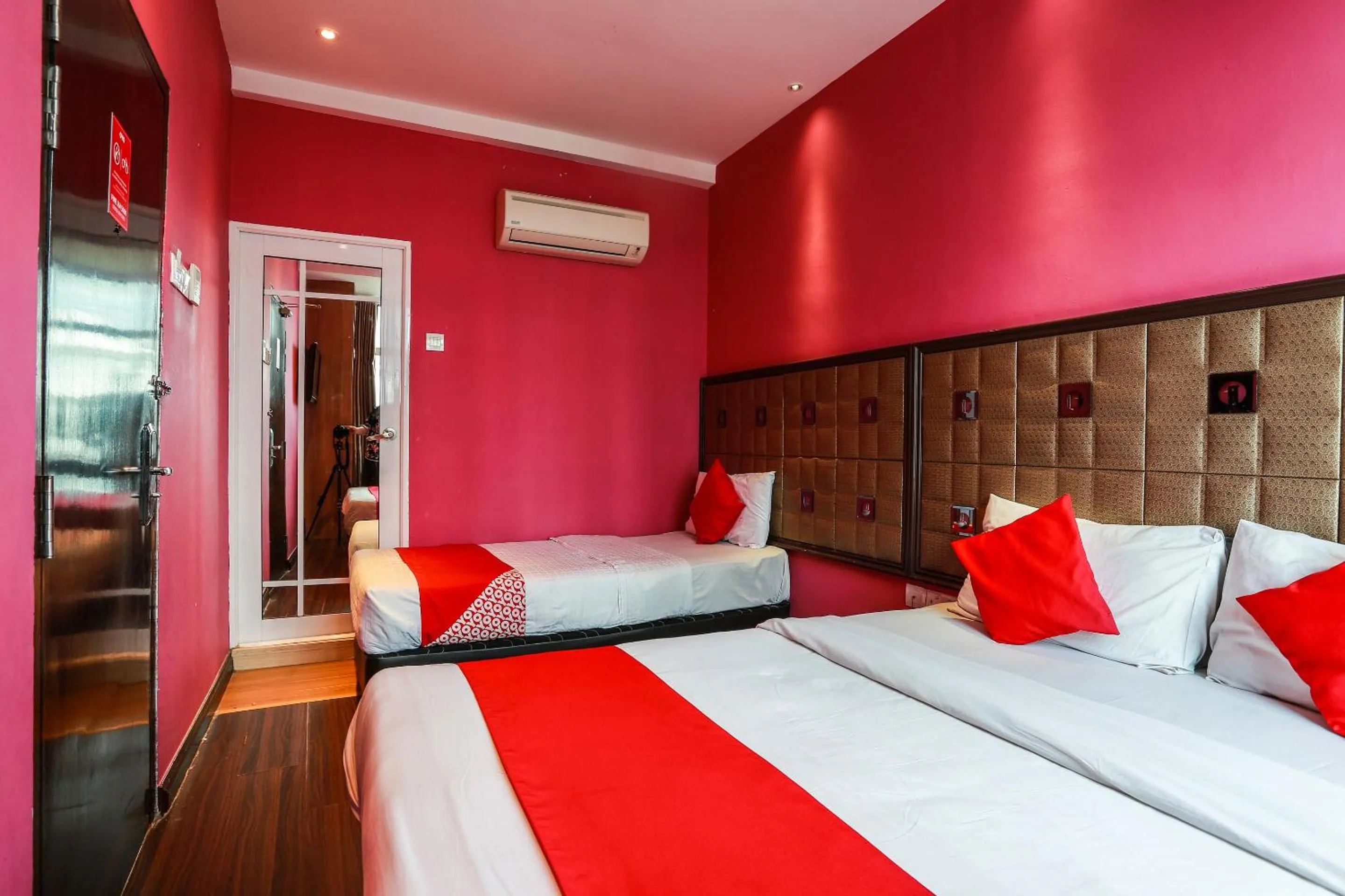 Bedroom, Bed in Hotel O Smc I-city