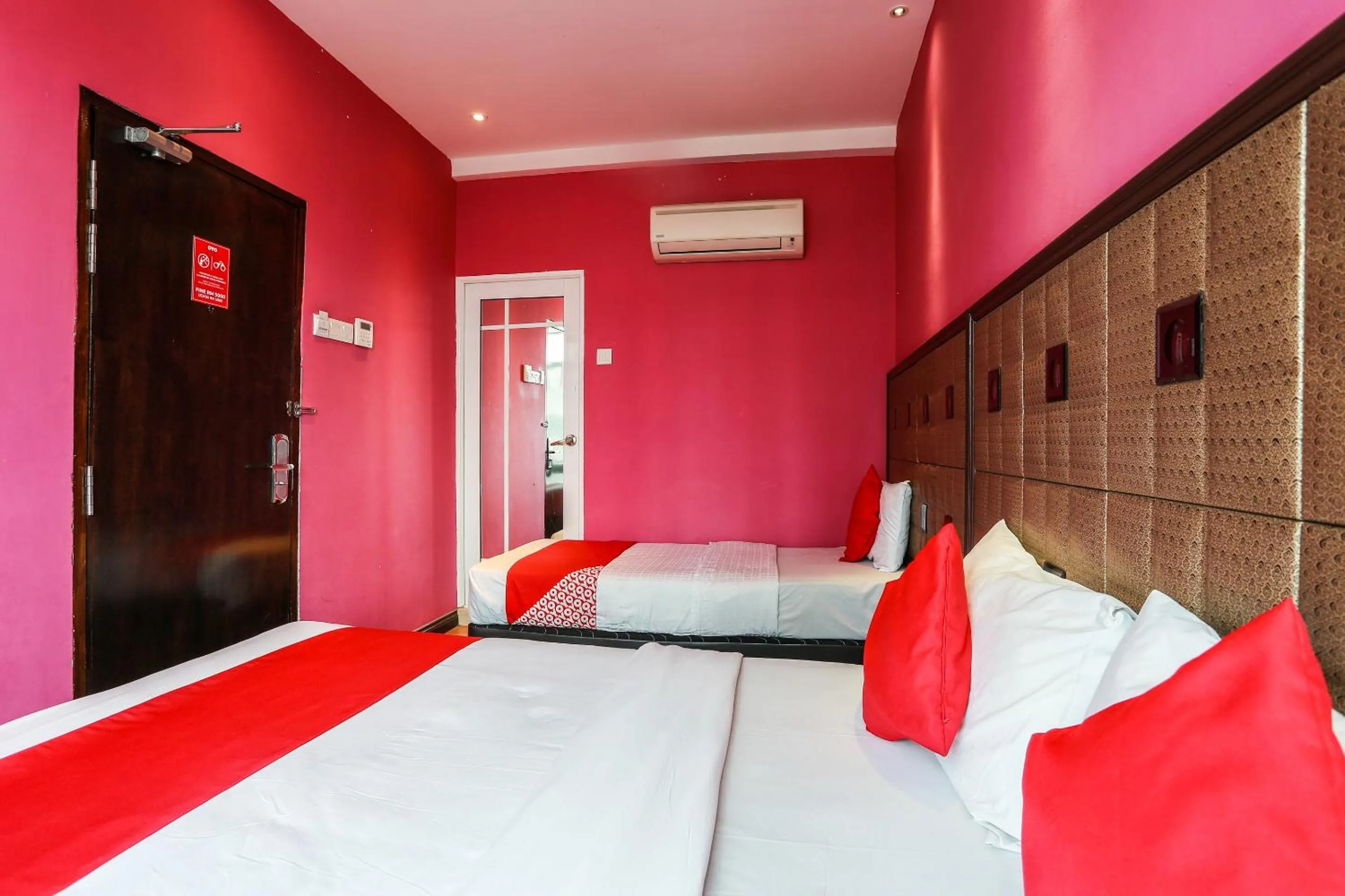 Bedroom, Bed in Hotel O Smc I-city