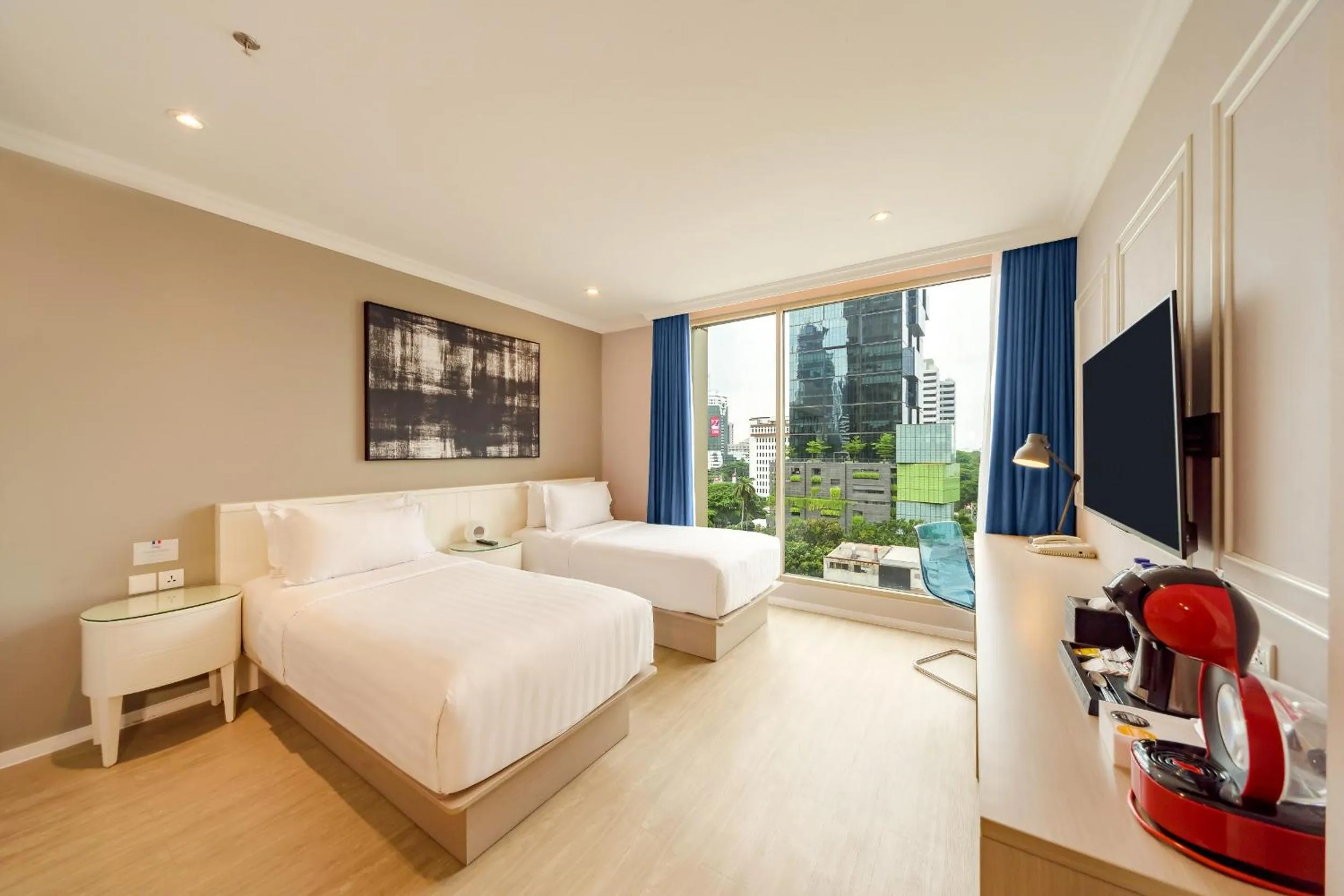 Bedroom, Bed in Ashley Sabang Jakarta