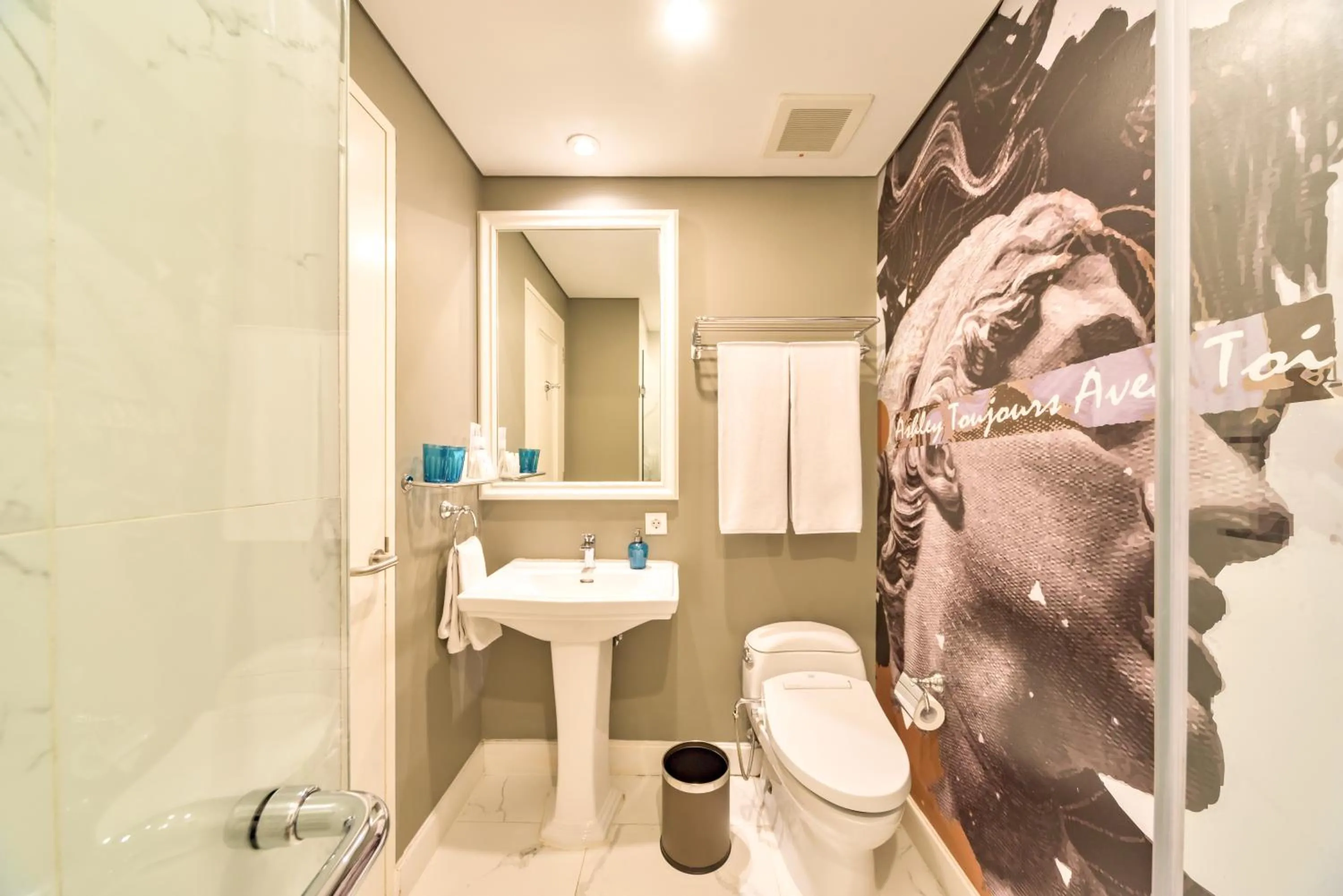 Toilet in Ashley Sabang Jakarta