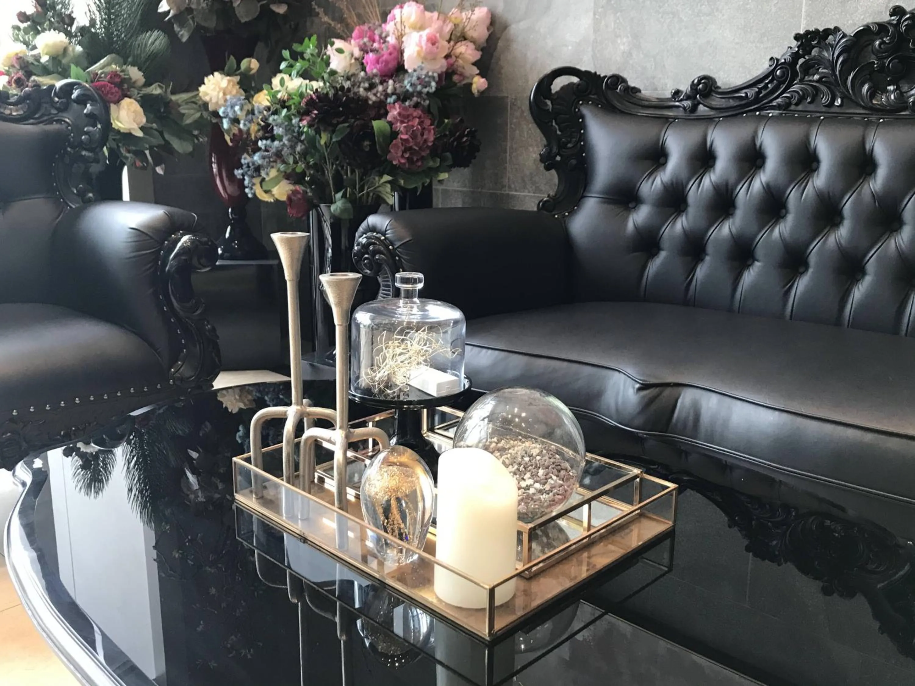 Living room in Ashley Sabang Jakarta