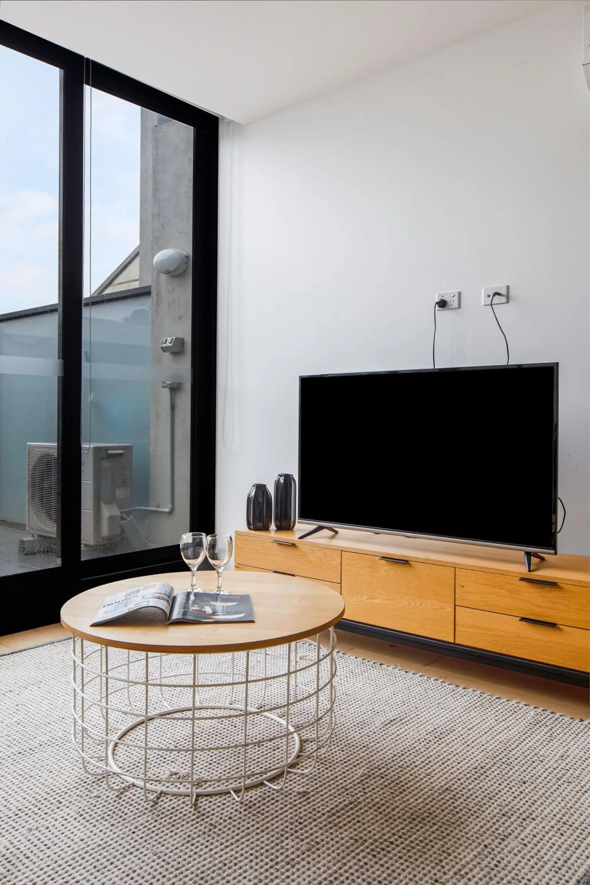 TV and multimedia in Artel Apartments Brunswick