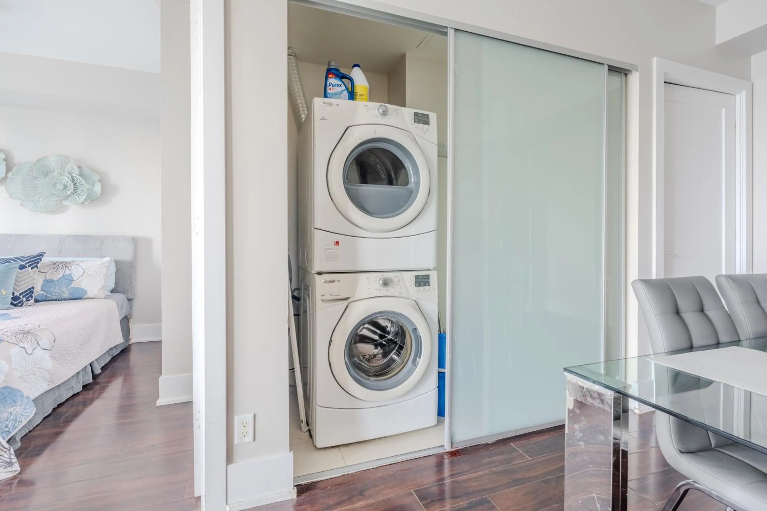washing machine in GLOBALSTAY Modern Downtown Apartment