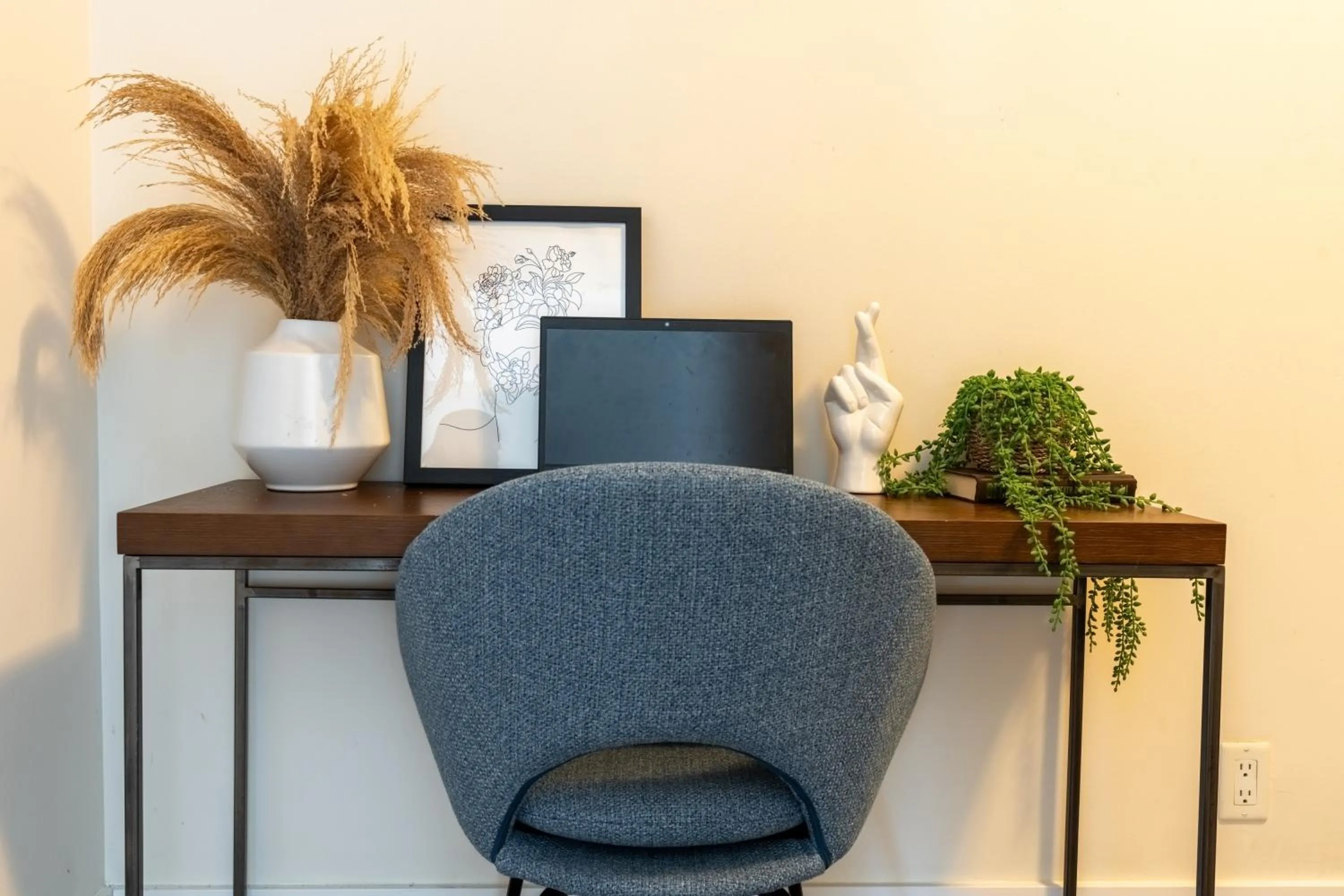 Other in GLOBALSTAY Modern Downtown Apartment