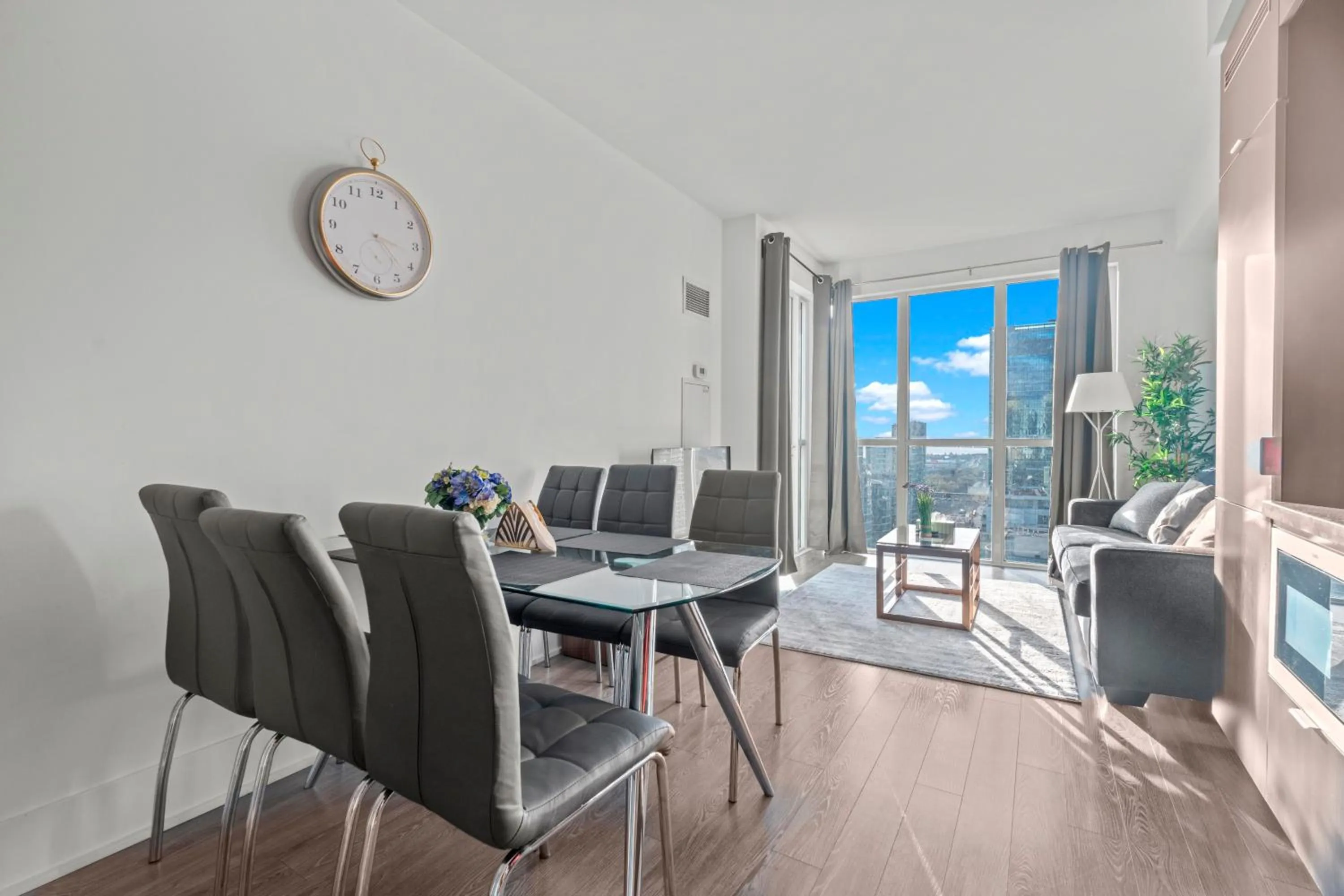 Living room in GLOBALSTAY Modern Downtown Apartment