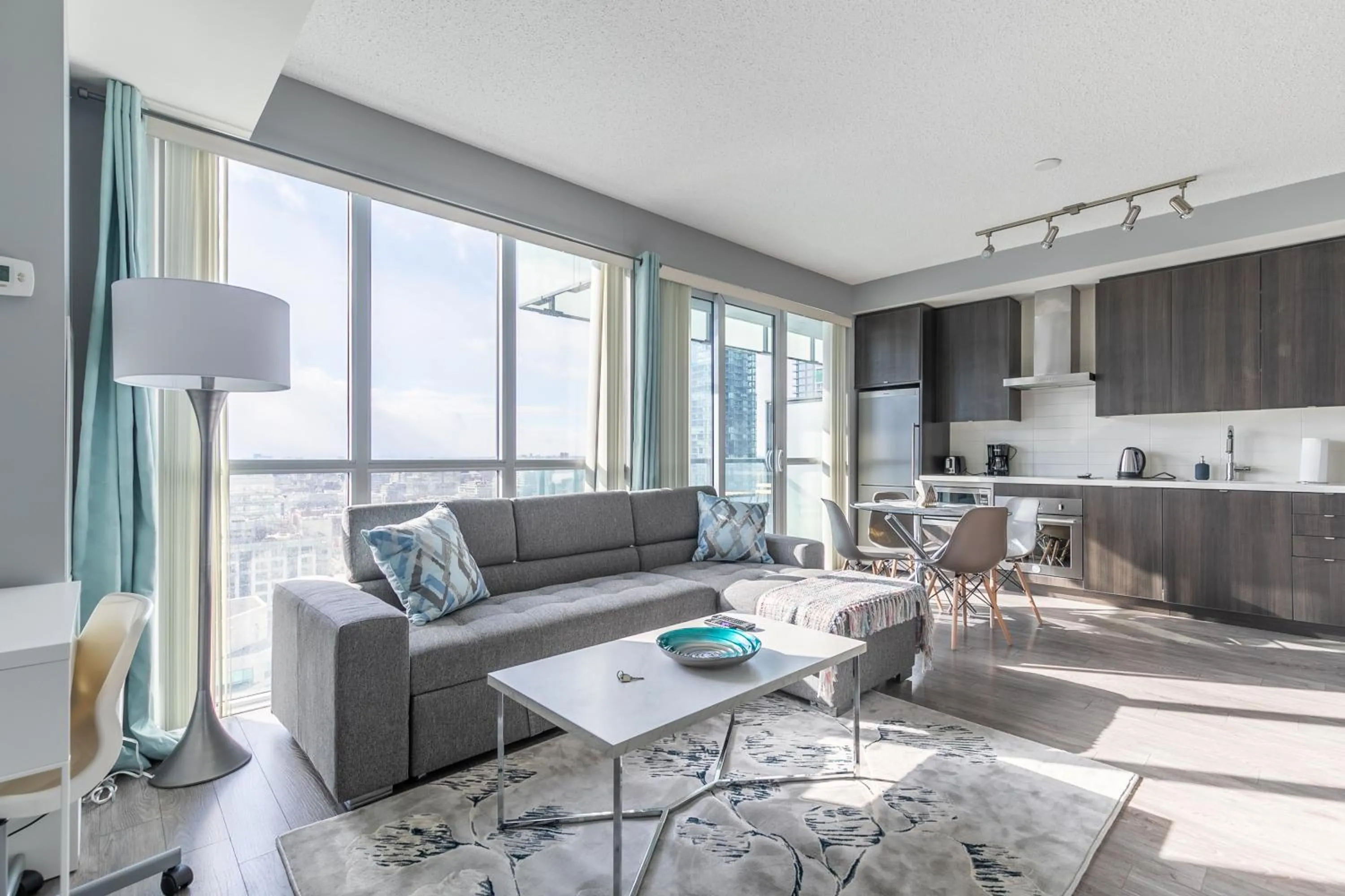 Kitchen or kitchenette in GLOBALSTAY Modern Downtown Apartment