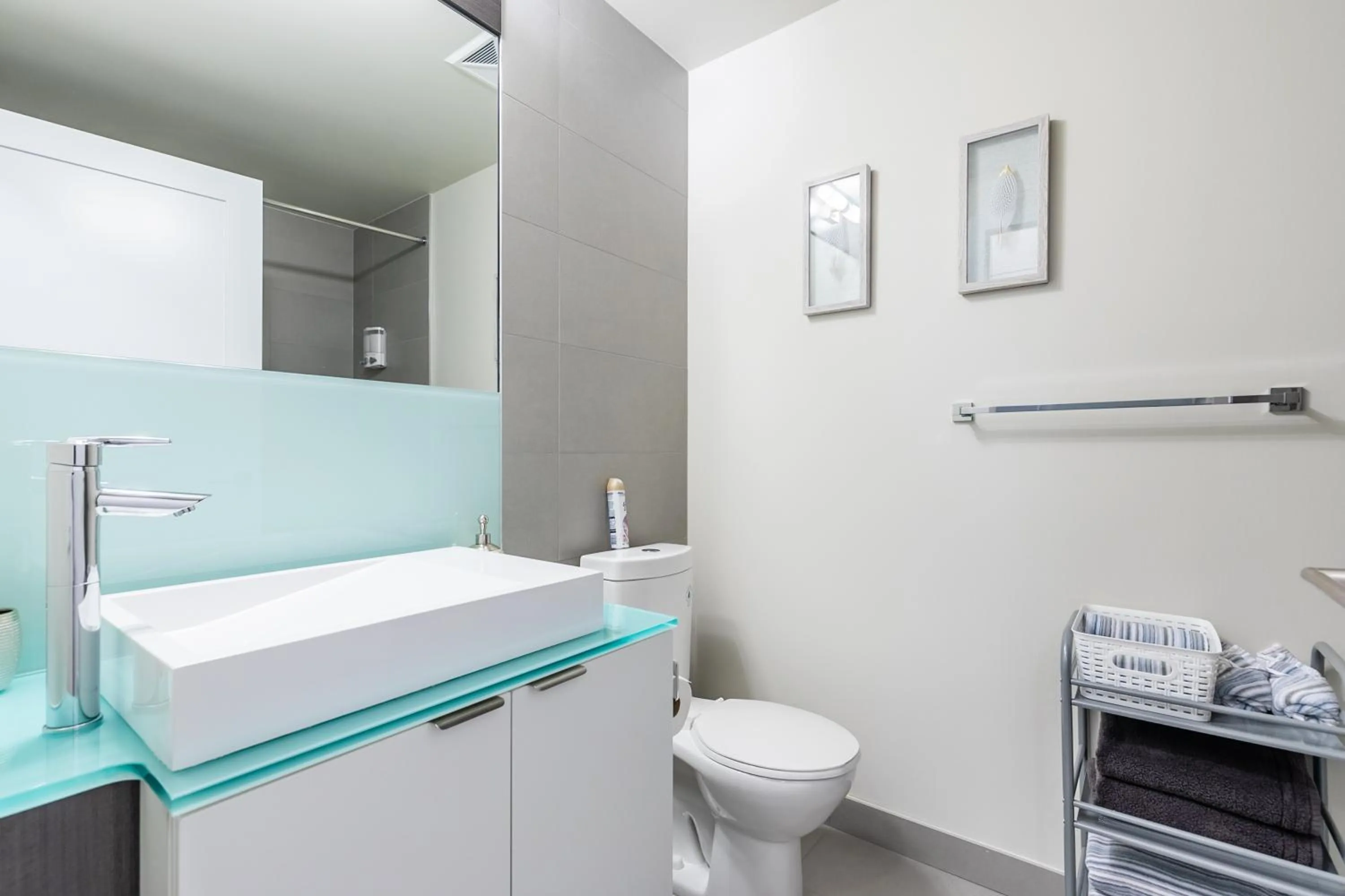Bathroom in GLOBALSTAY Modern Downtown Apartment