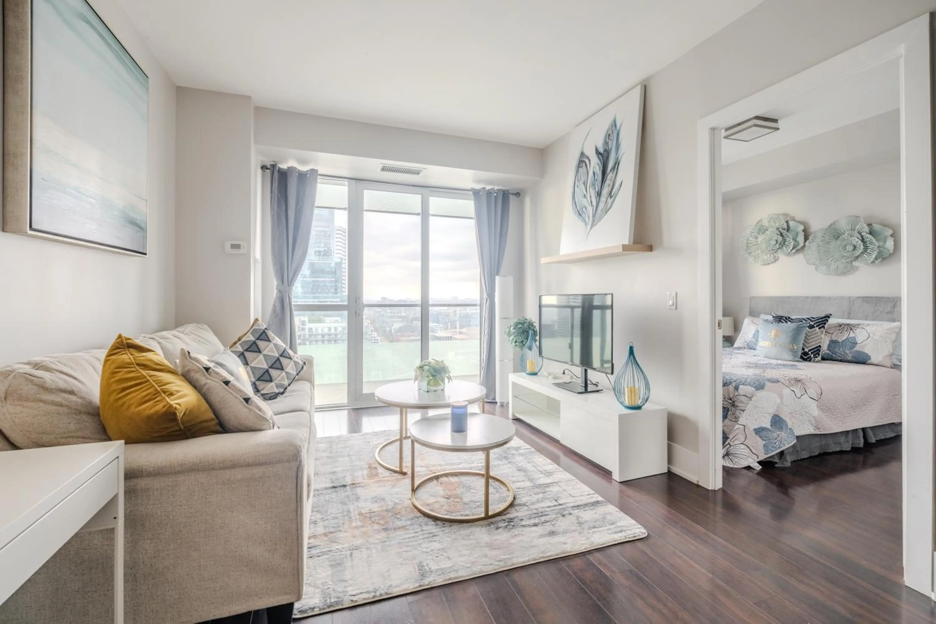 TV and multimedia, Bed in GLOBALSTAY Modern Downtown Apartment