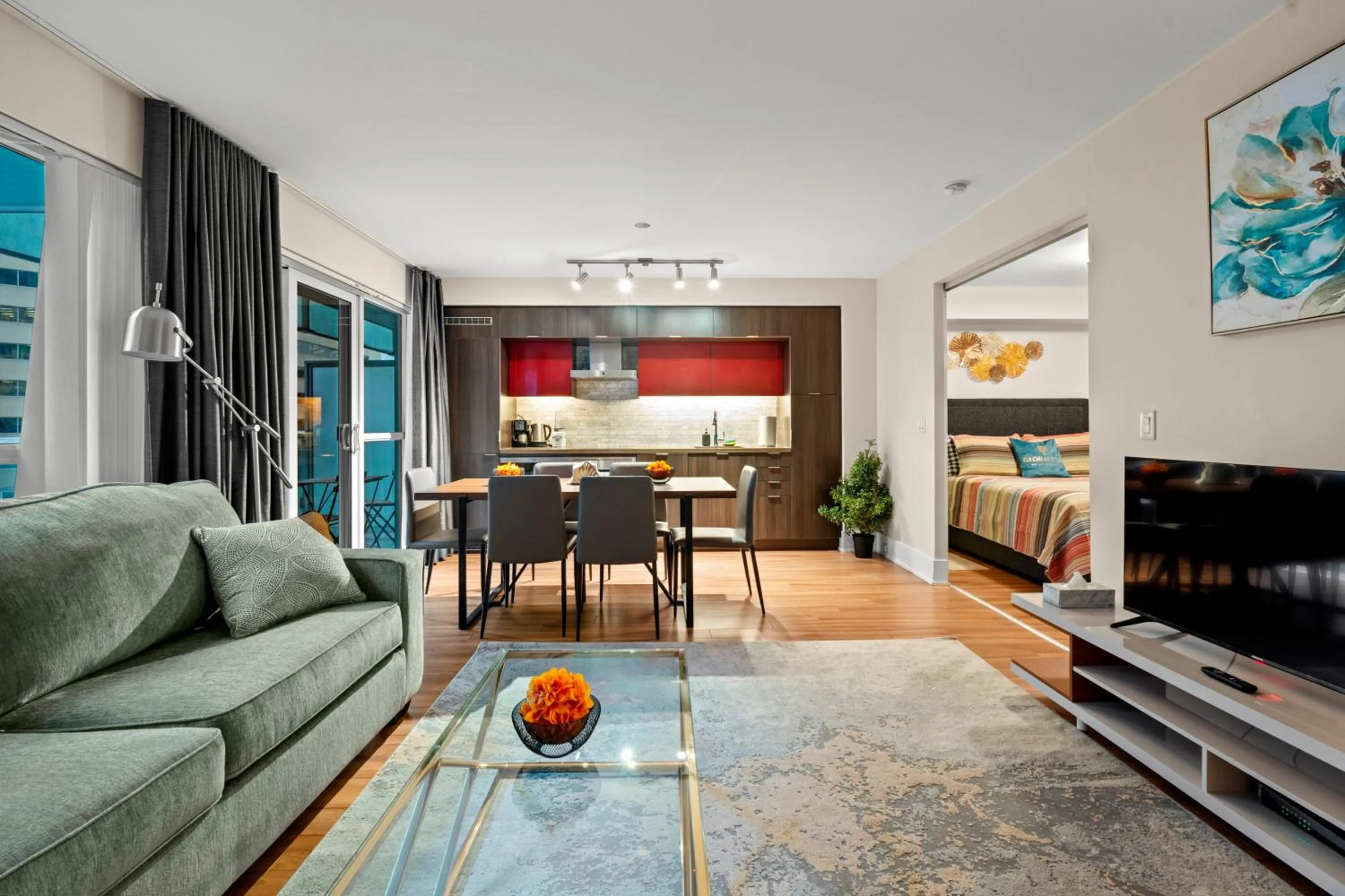 TV and multimedia in GLOBALSTAY Modern Downtown Apartment