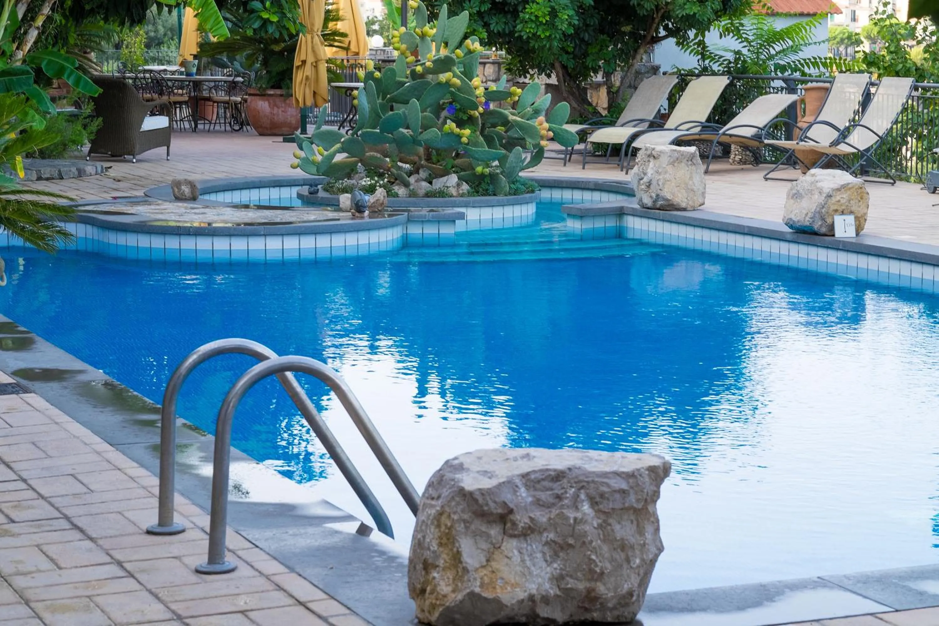 Swimming pool in Villa Ketty Resort