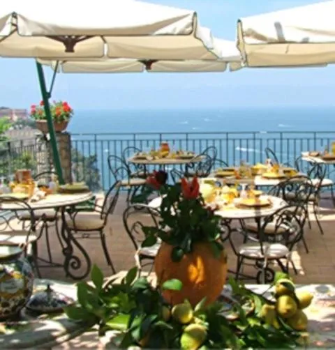 Restaurant/places to eat in Villa Ketty Resort