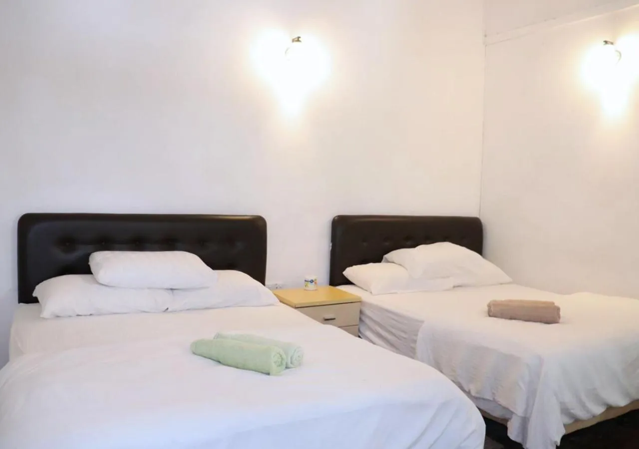 Bed in Time Capsule Retreat, Sungai Lembing