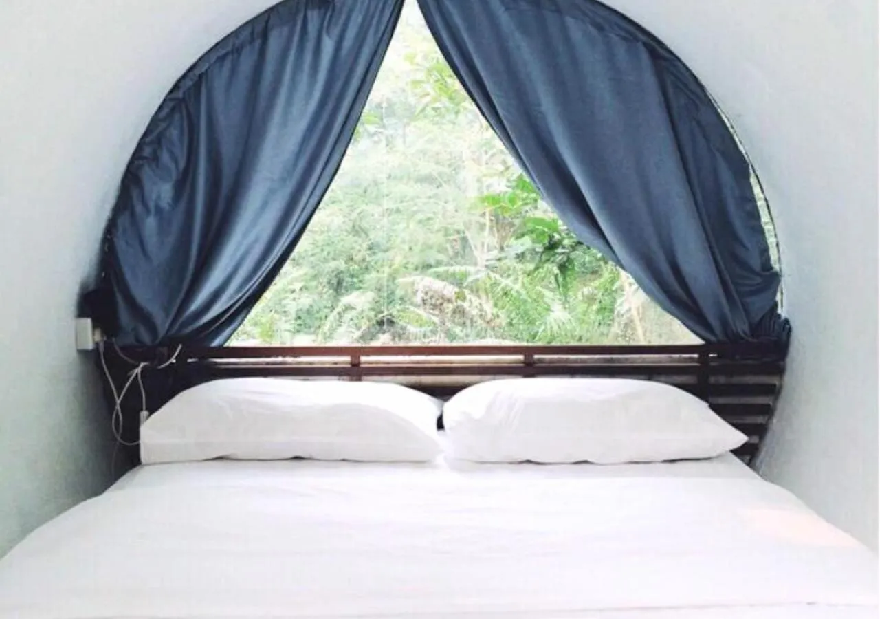 Bed in Time Capsule Retreat, Sungai Lembing
