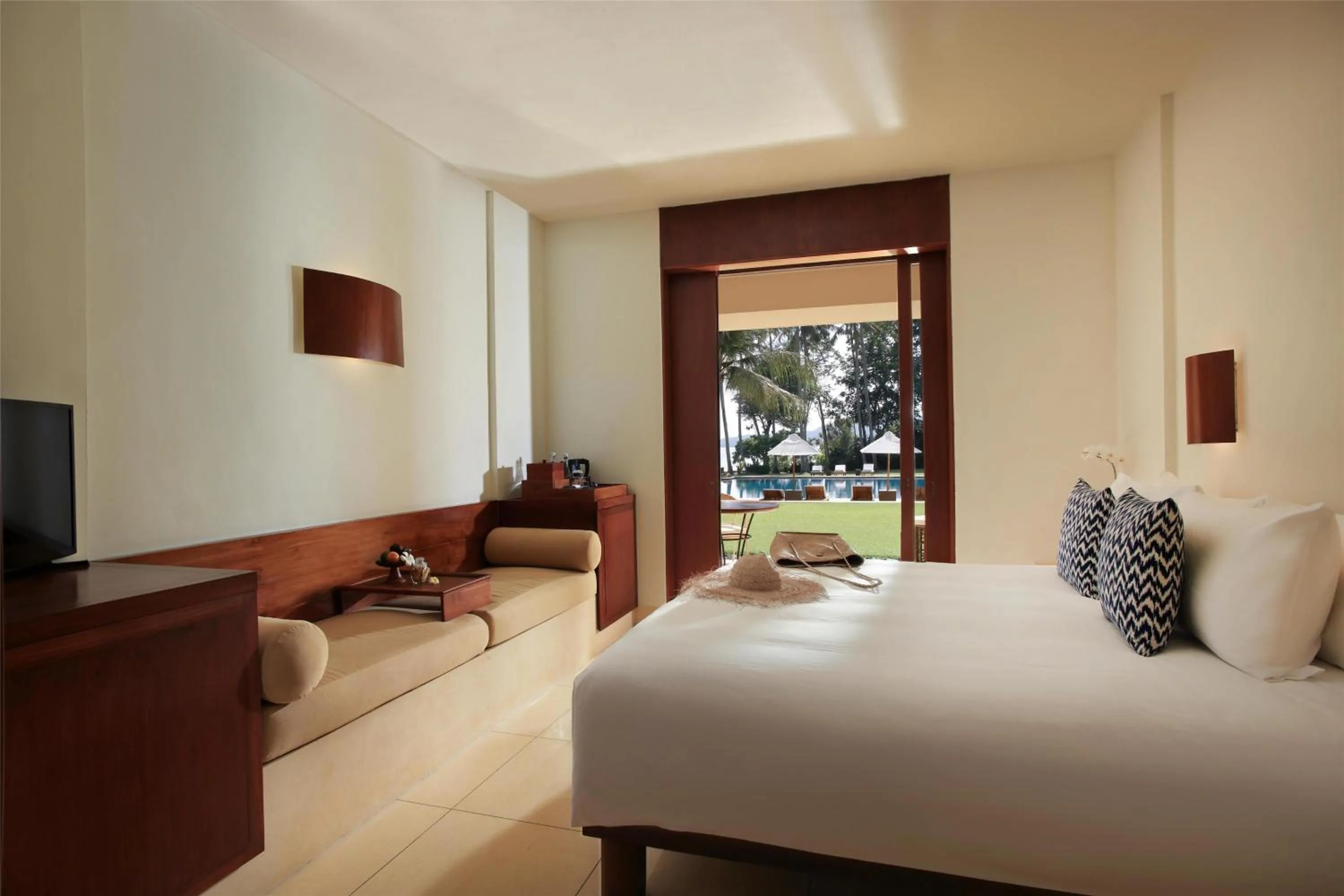 Bedroom, Bed in Alila Manggis