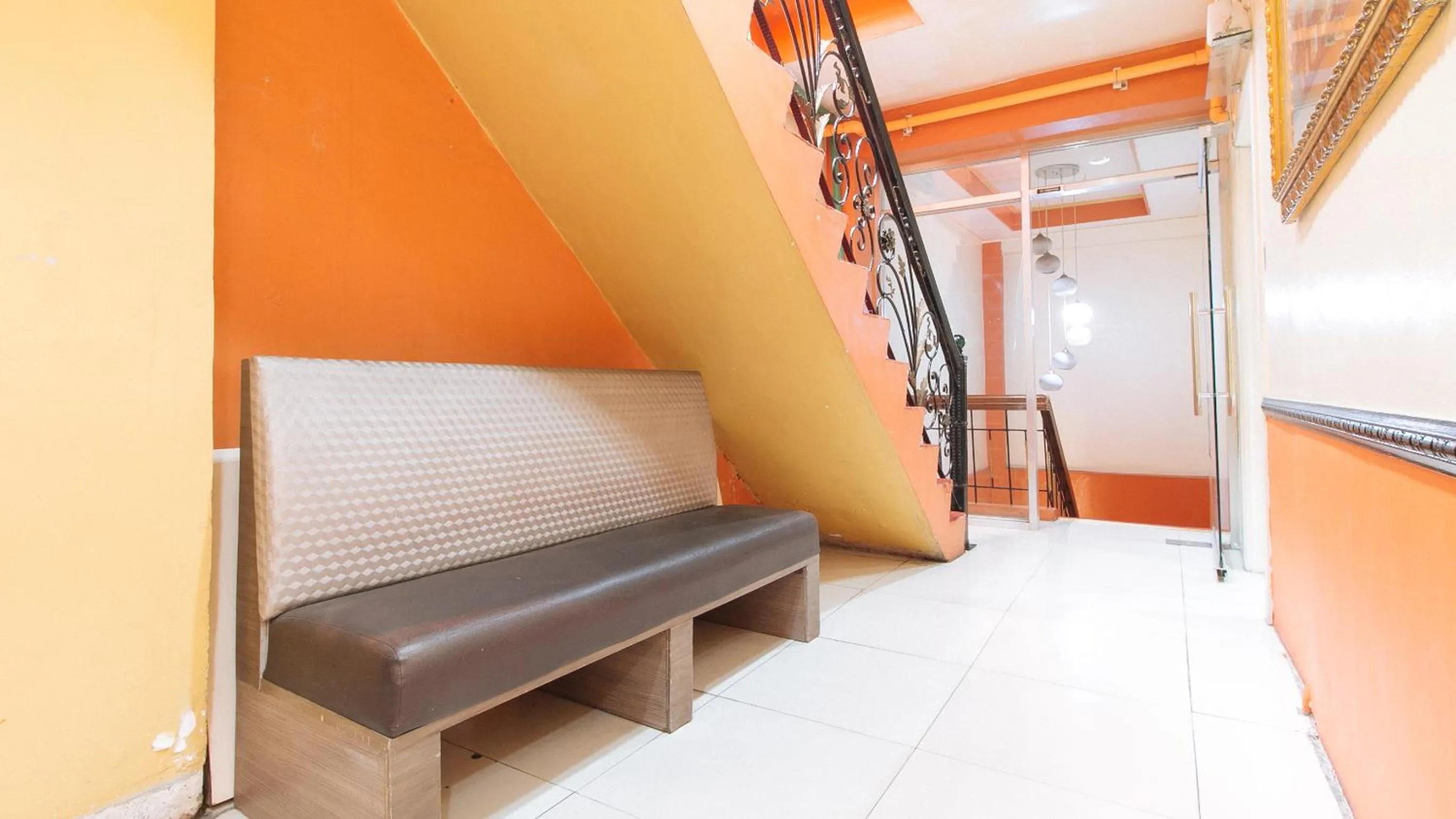 Lobby or reception in RedDoorz at Manila Venetian Hotel