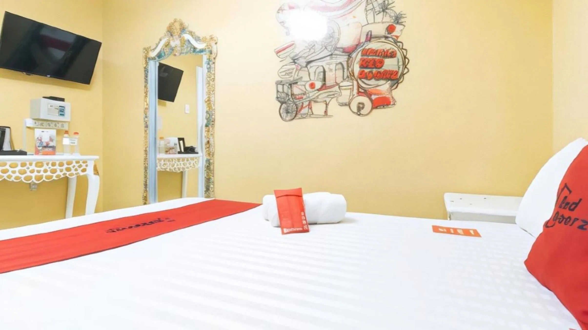 Bed in RedDoorz at Manila Venetian Hotel