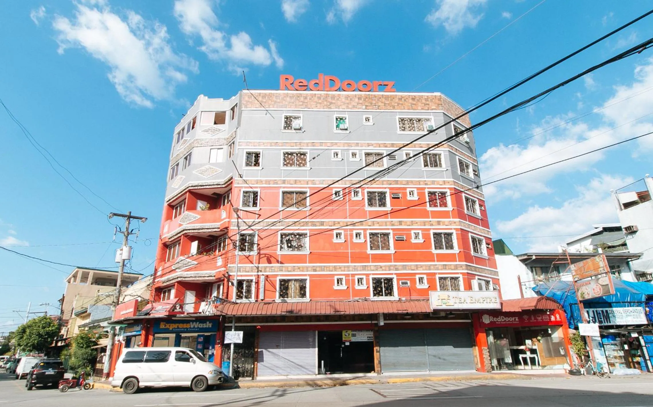 Property building in RedDoorz at Manila Venetian Hotel