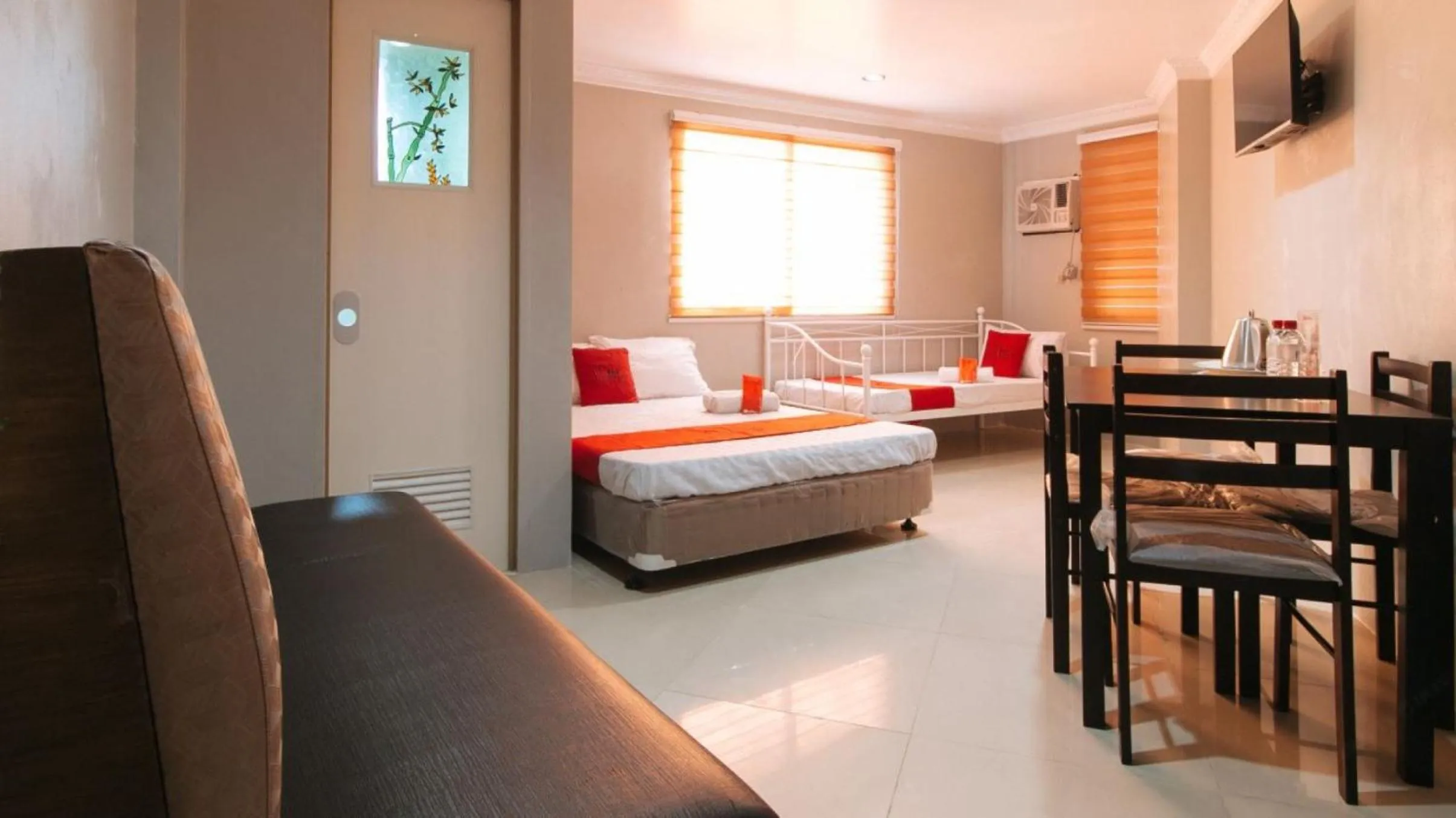 Bed in RedDoorz at Manila Venetian Hotel