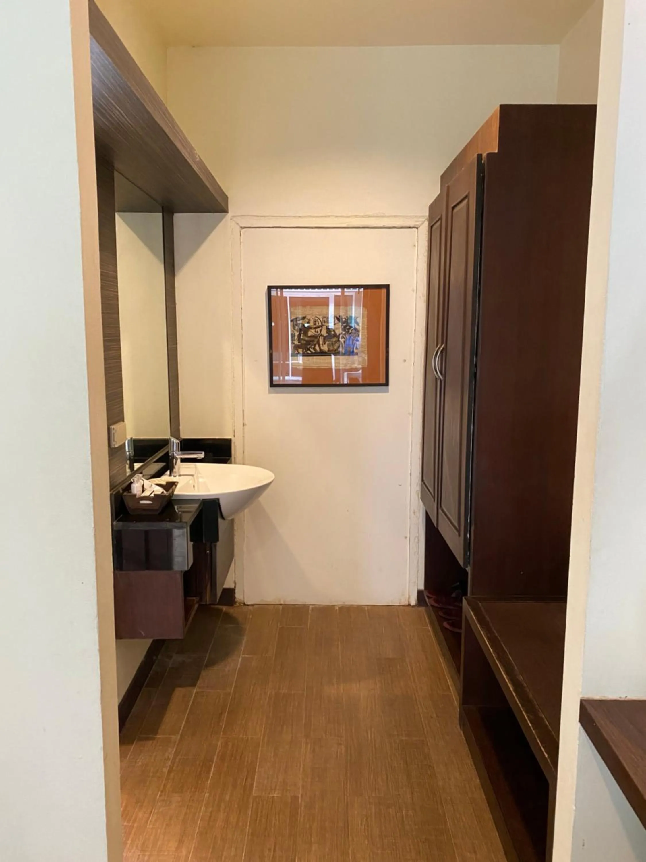 hair dresser in Al's Resort