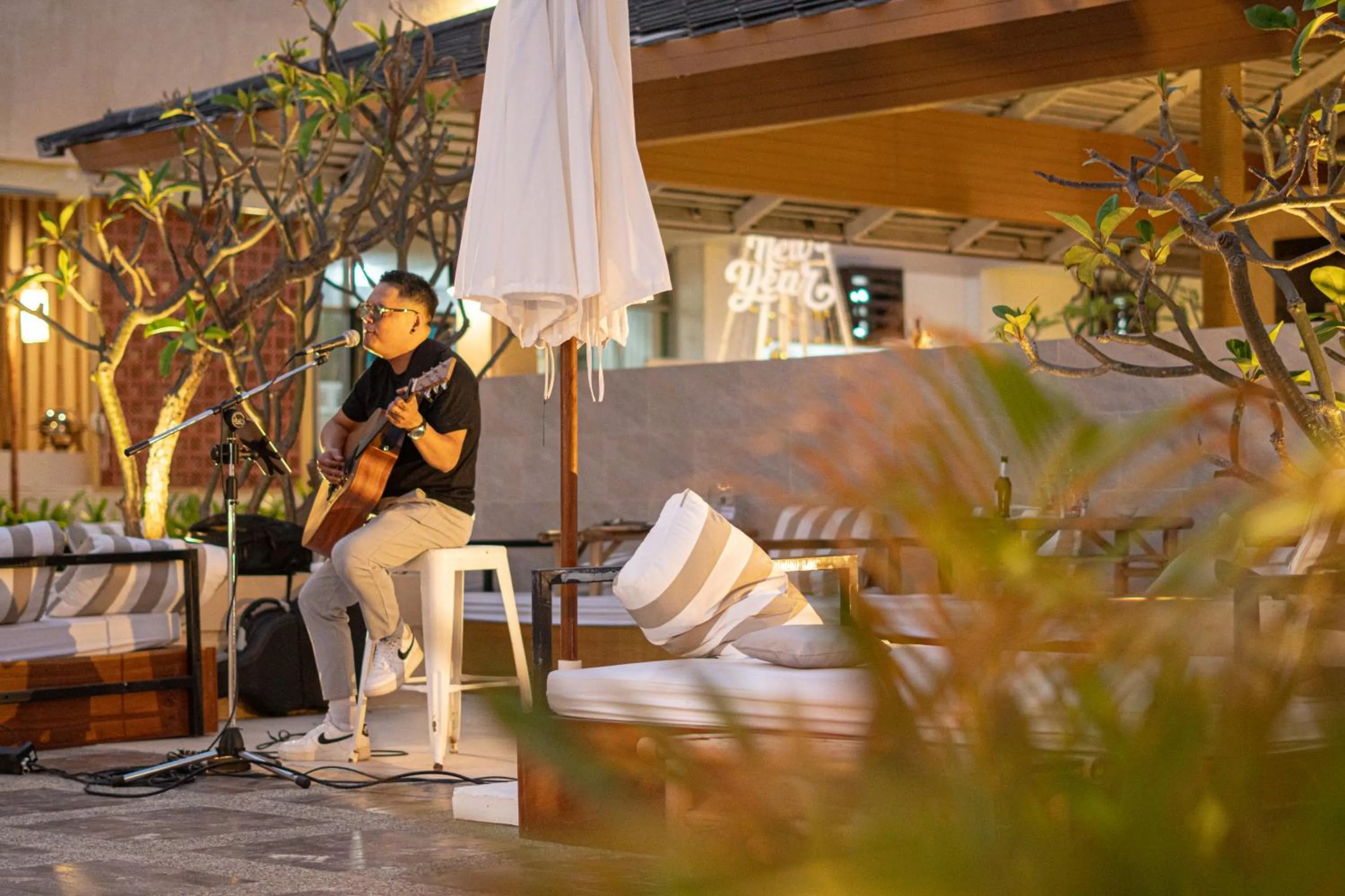 Restaurant/places to eat in Al's Resort