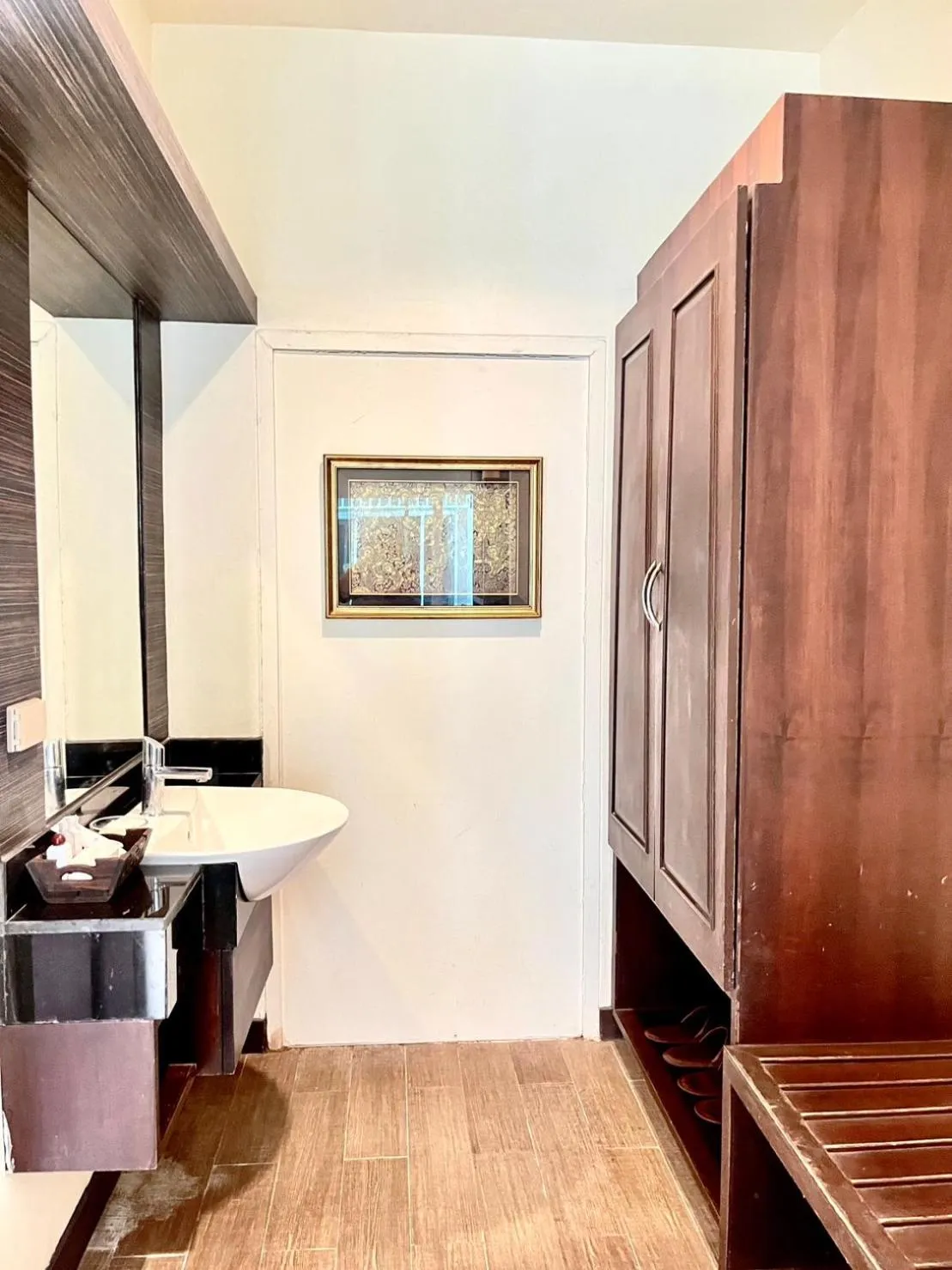 hair dresser in Al's Resort