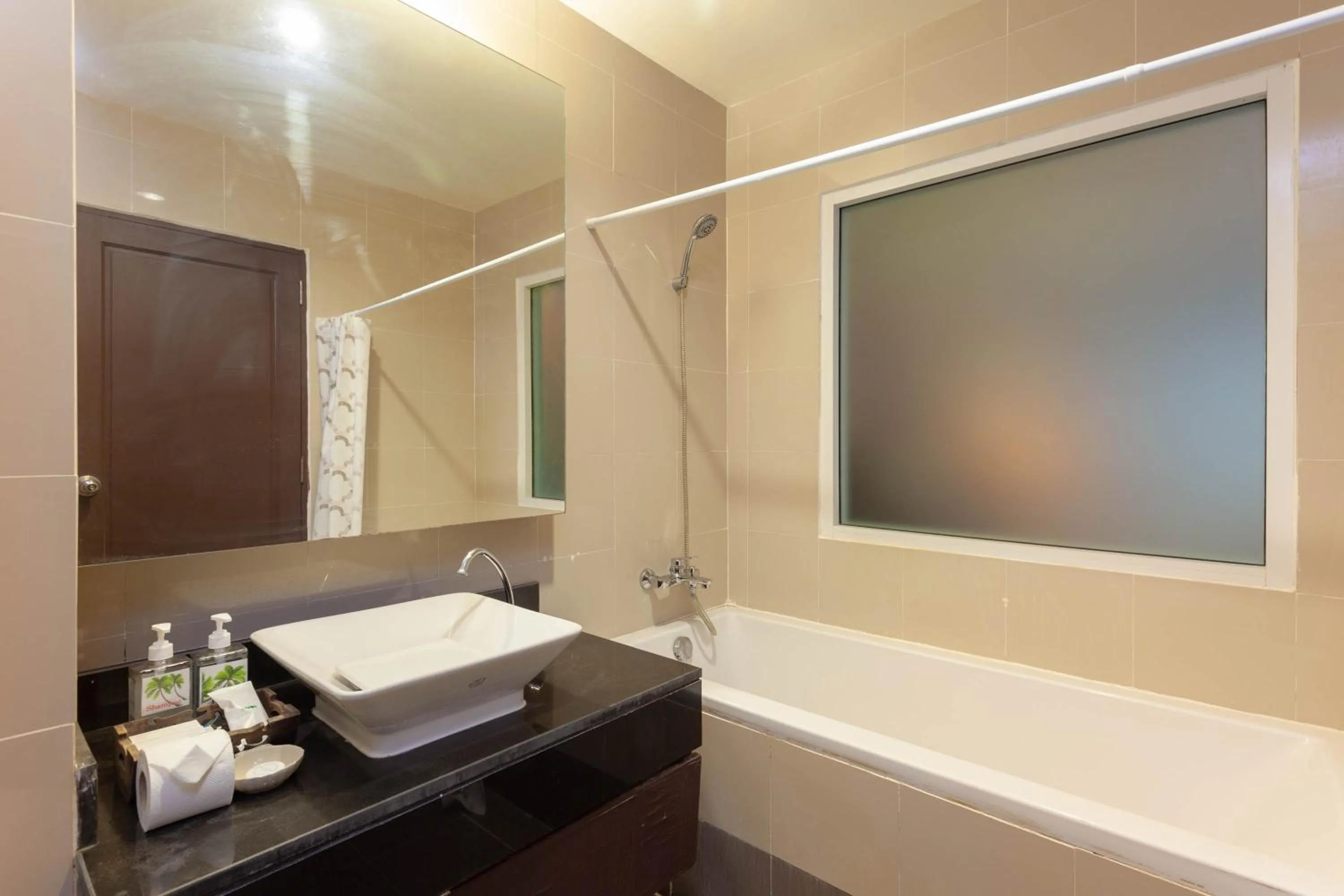 Bathroom, Bed in Al's Resort